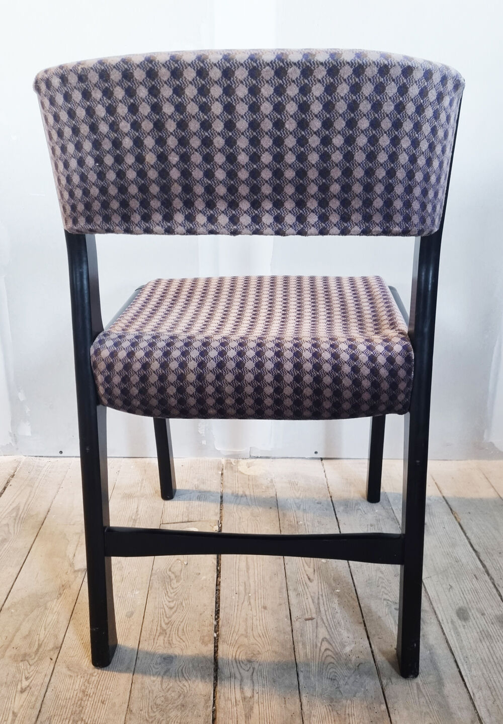 Paire de chaises esprit scandinave velours années 80
