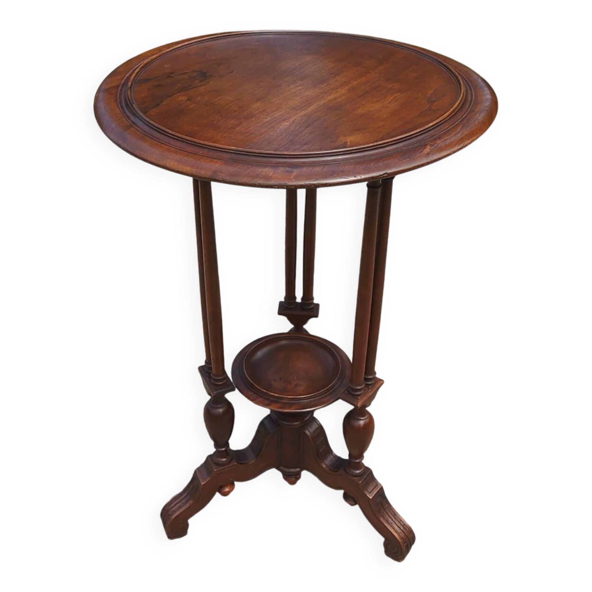 Side table in walnut