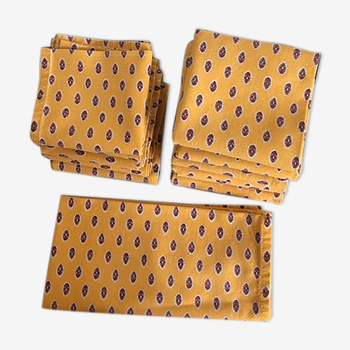 12 serviettes de table jaunes motifs provençal