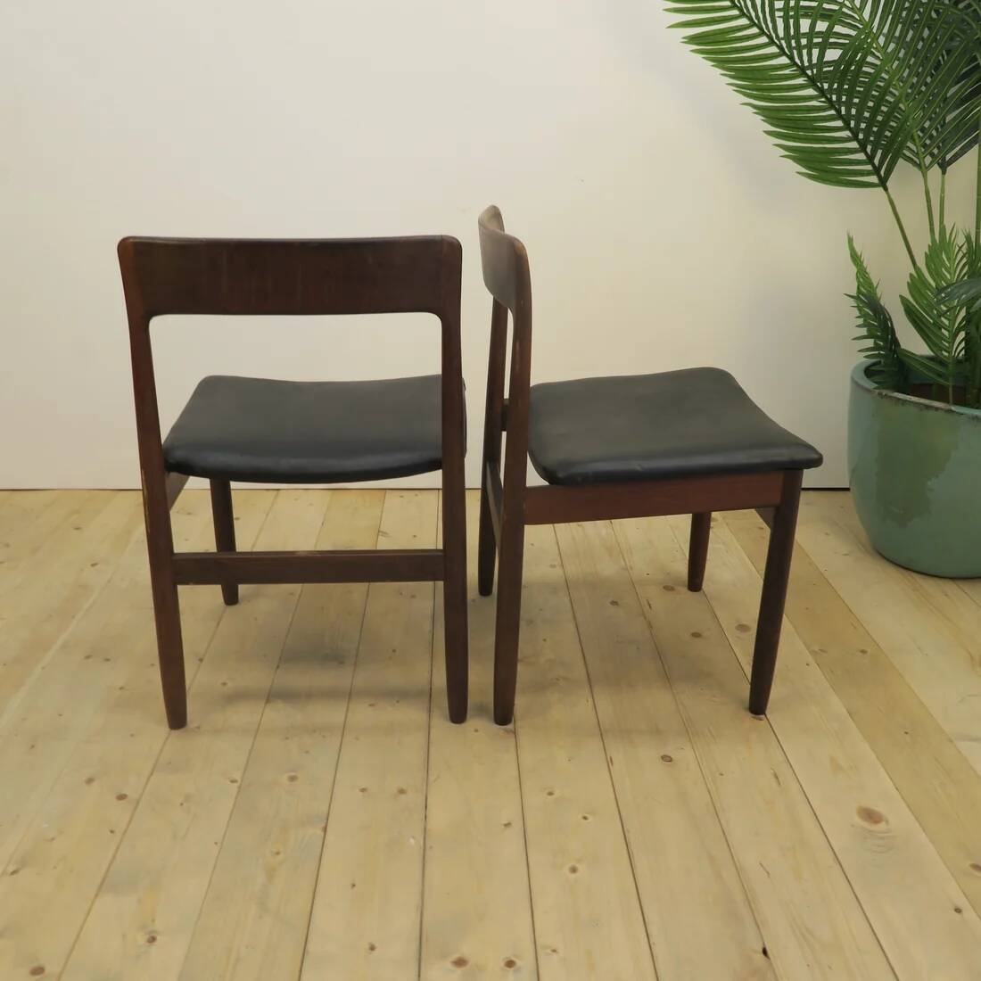 Set of 6 chairs by Nørgaard Møbelfabrik, rosewood and leather, Denmark 1960.