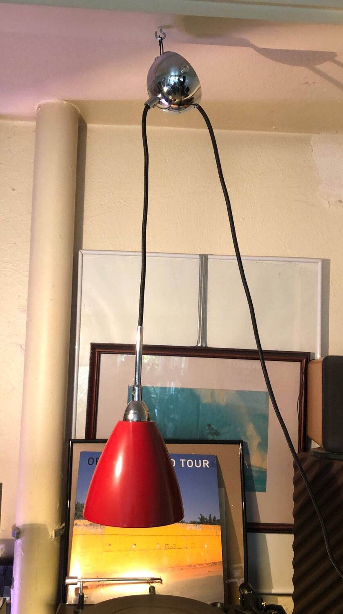 Long cable lacquered metal suspension