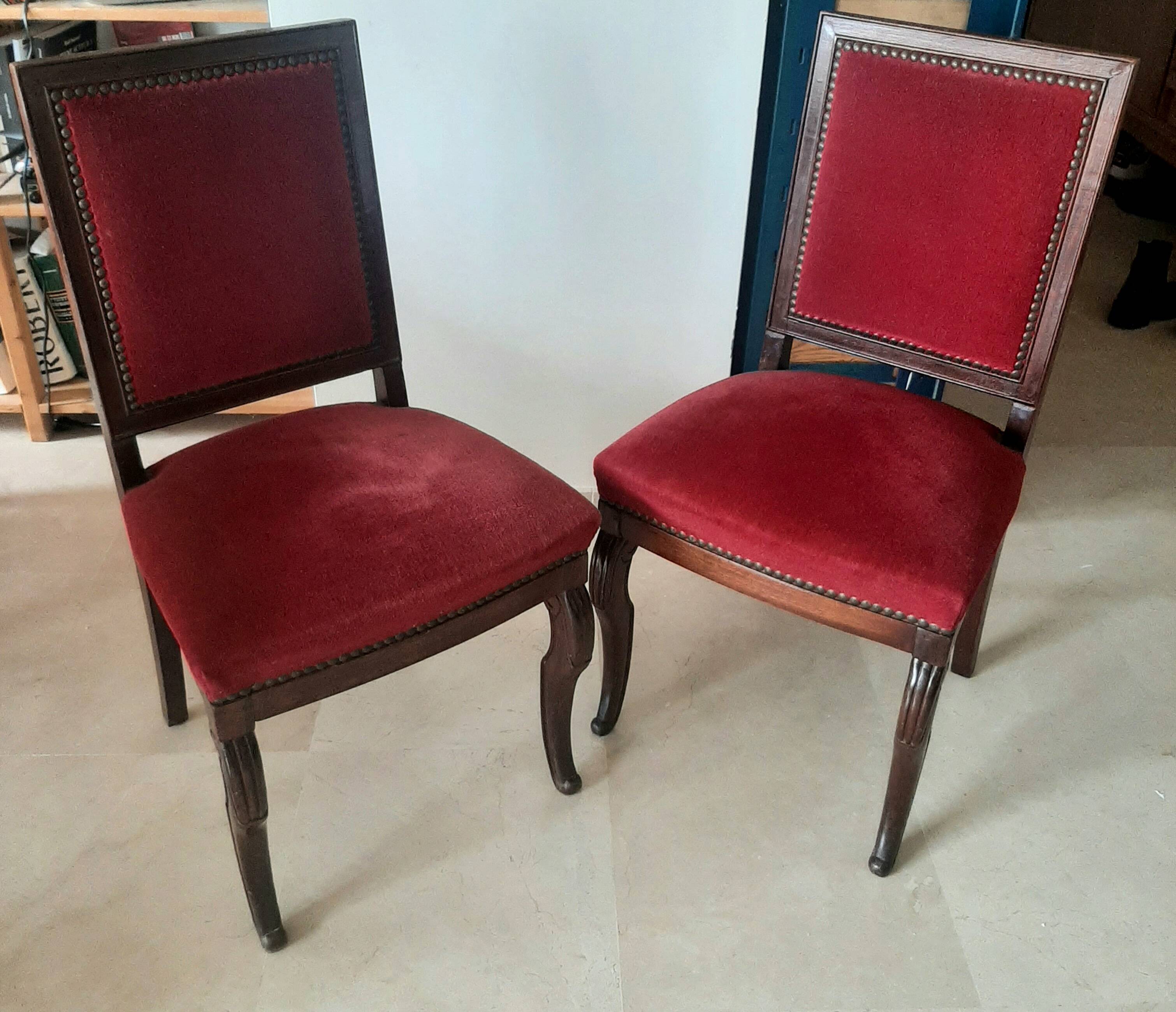 2 chaises antiques style Restauration en noyer et velours bordeaux