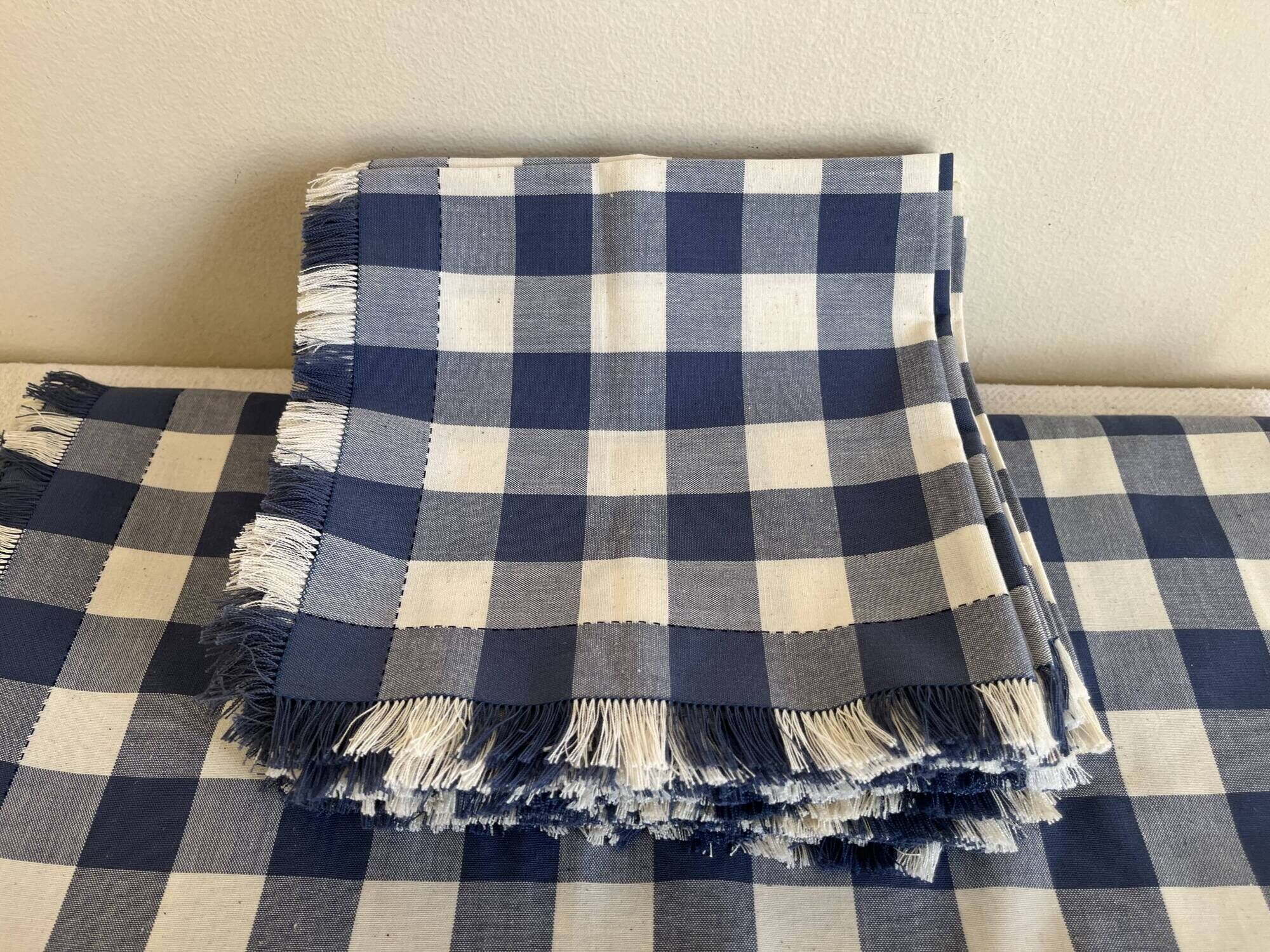 New fringed XL Vichy canvas tablecloth with 14 napkins, width 210cm.