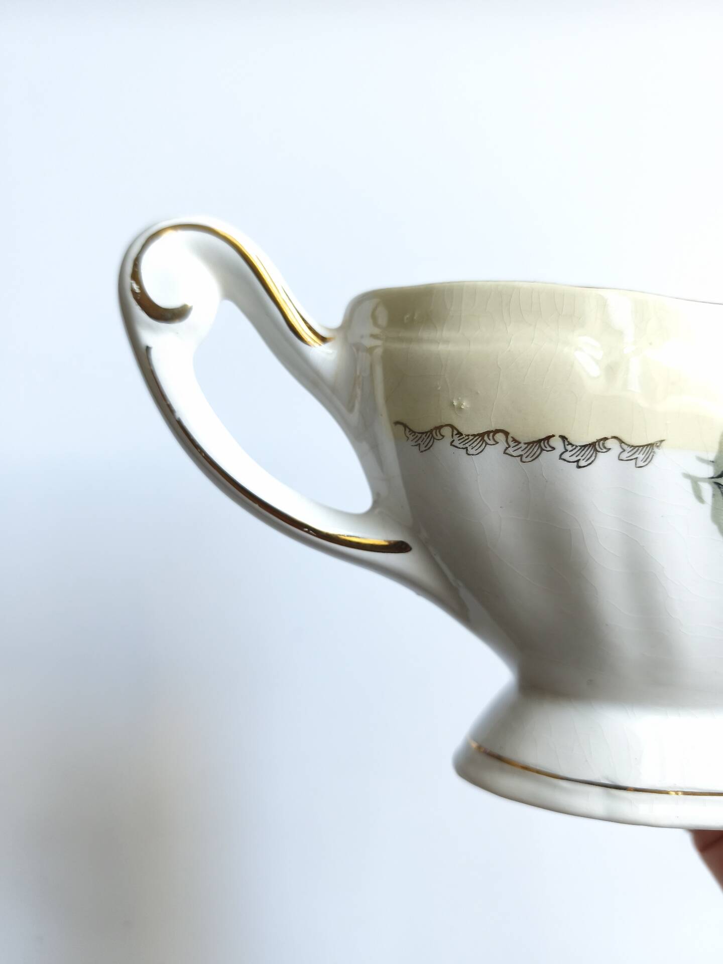 Vintage sauce boat L'Amandinoise model Paola white cream flowers