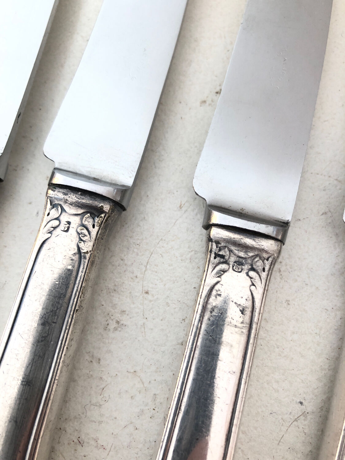 6 silver metal knives, 1930