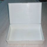 Boite de secours plastique ancienne