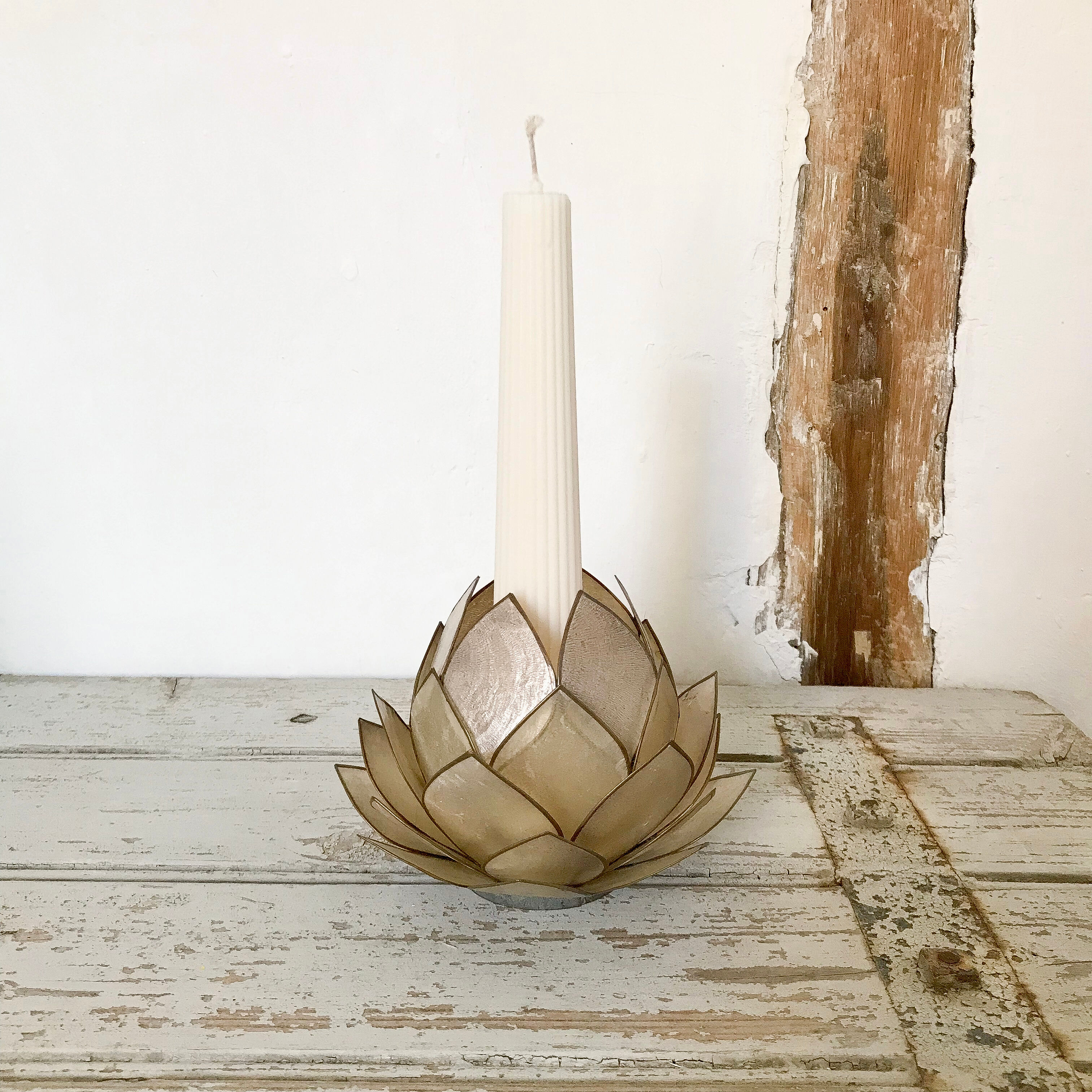 Candle holder in mother-of-pearl and brass