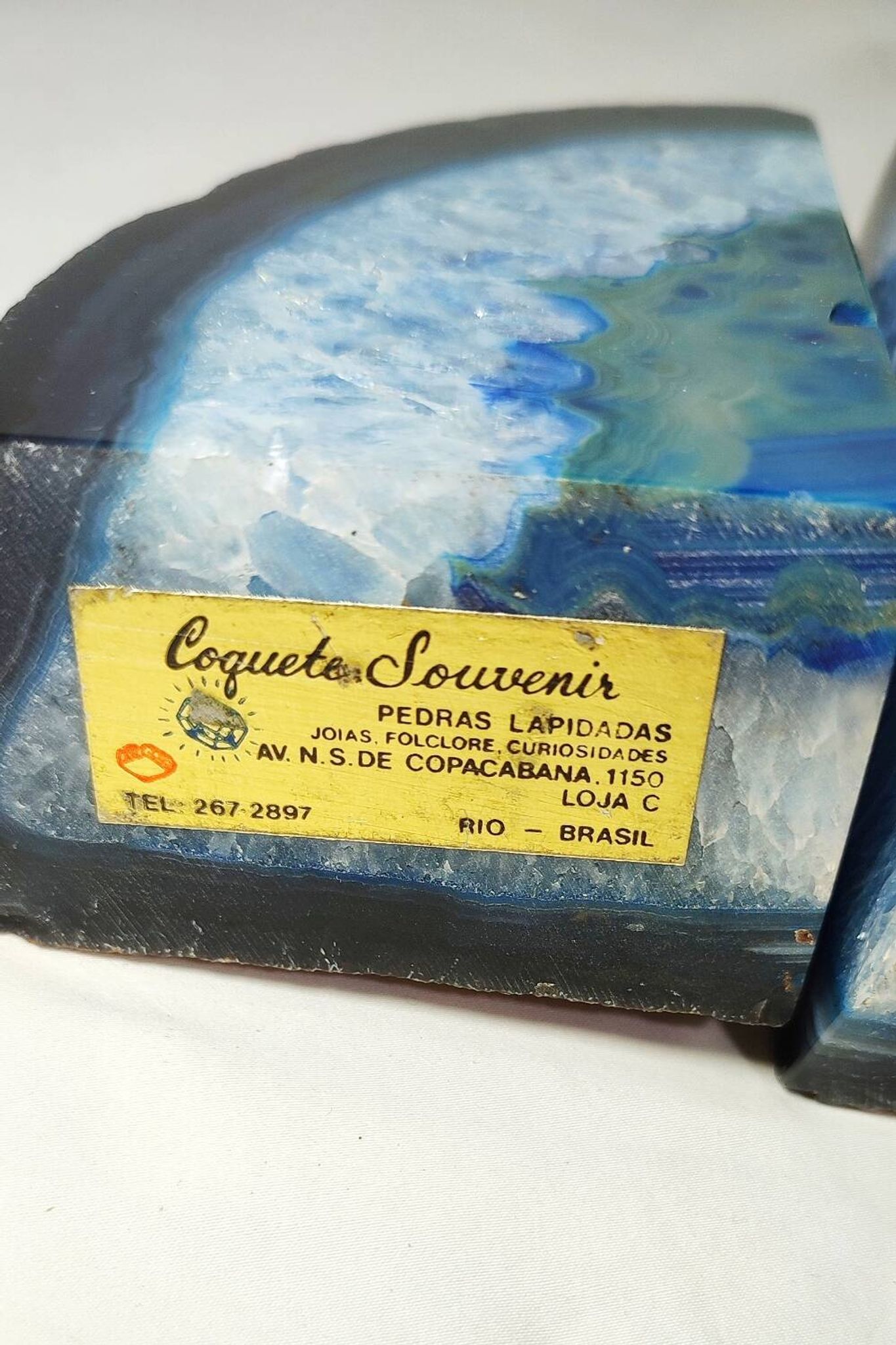 Sujetalibros de ágata azul. Brasil, 1990s.