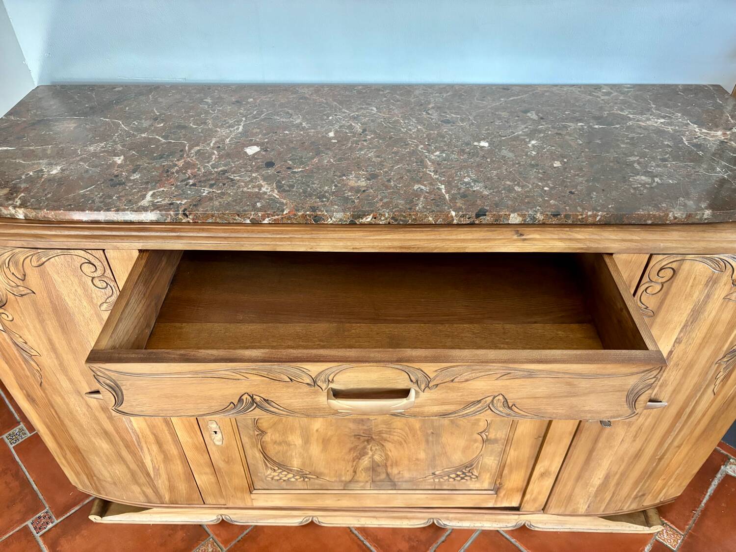 Buffet art déco en chêne massif