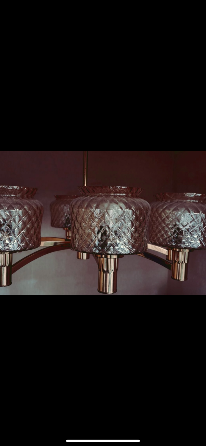 60s chandelier in very good condition.