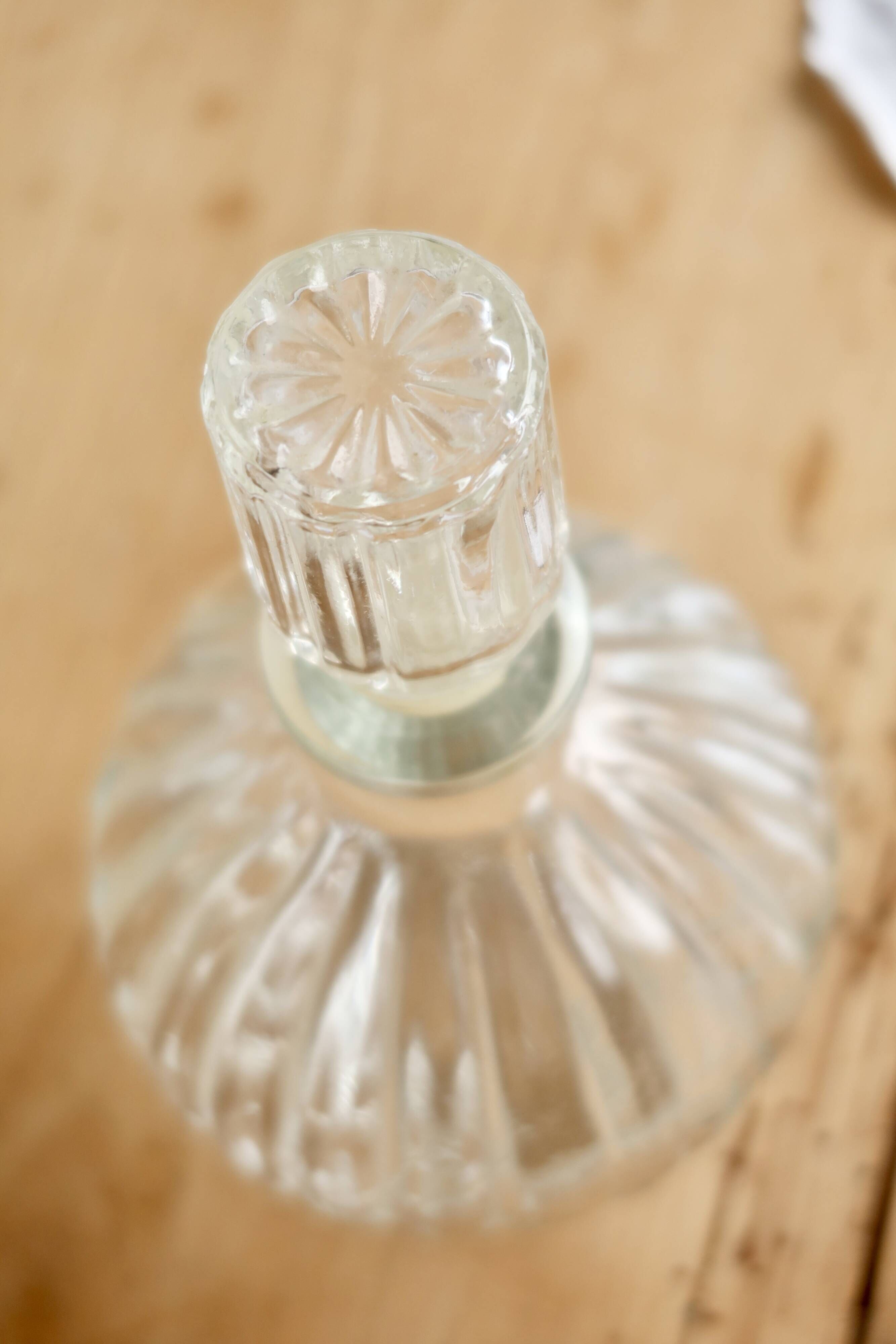 Carafe à liqueur vintage en verre strié