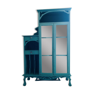 Art Nouveau showcase