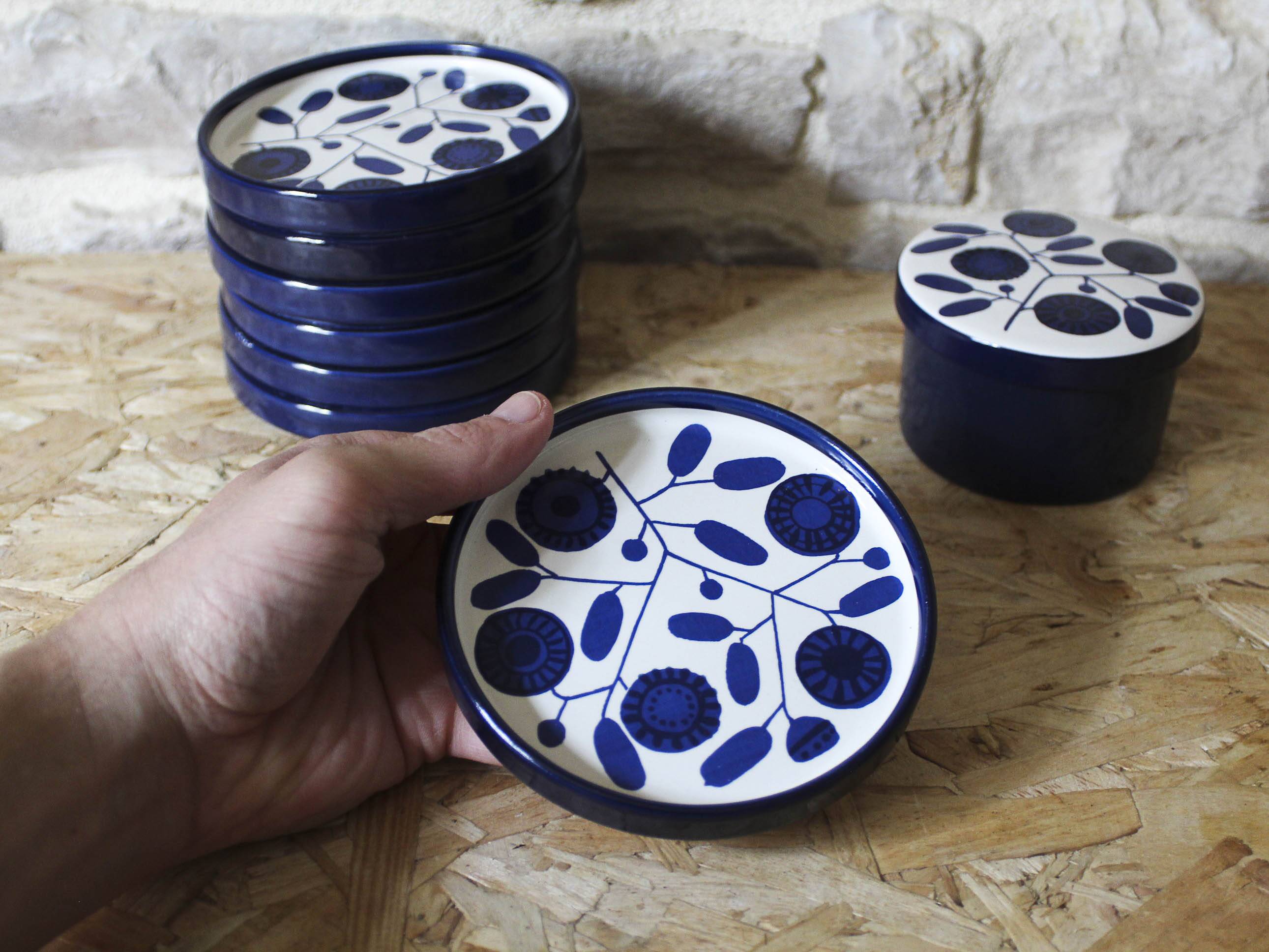 Set of 7 small plates and a pot Melitta Stockholm