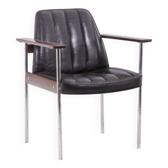 Sven Ivar Dysthe for Dokka. Armchair. Circa 1960.