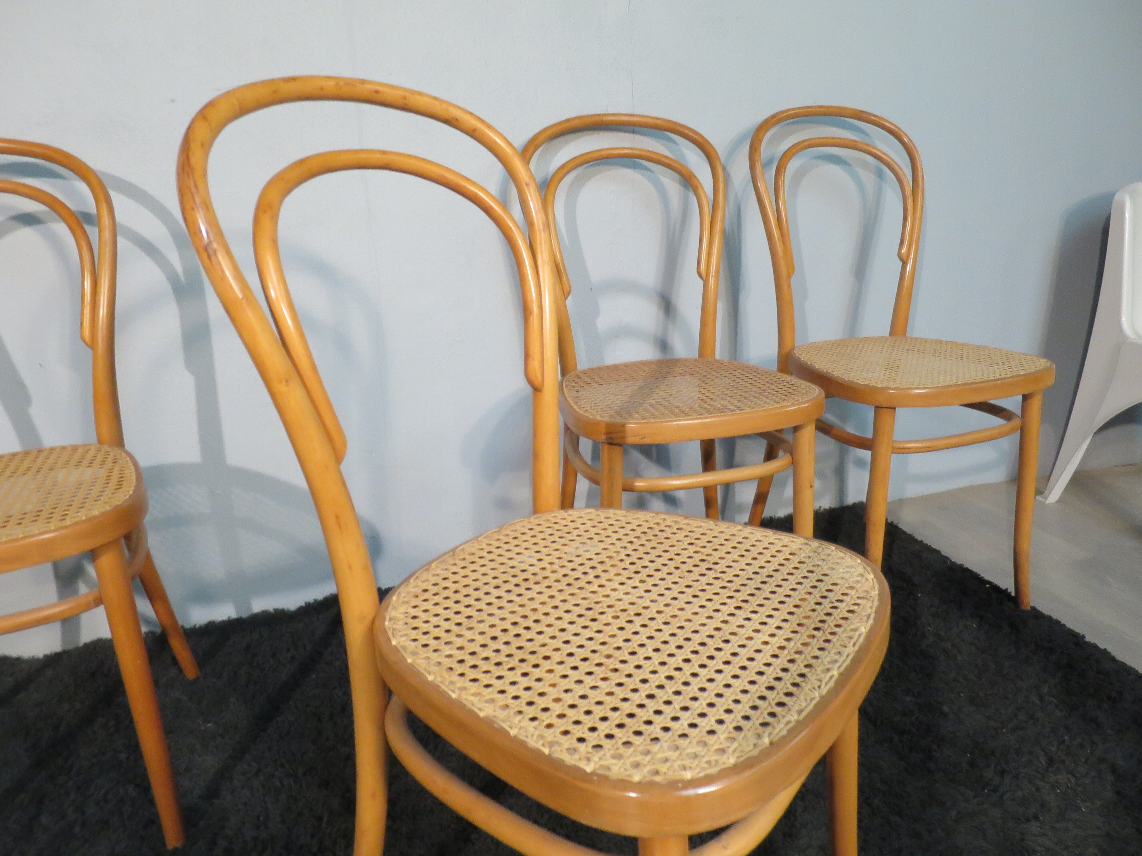 Set de 4 chaises cannées hêtre courbé