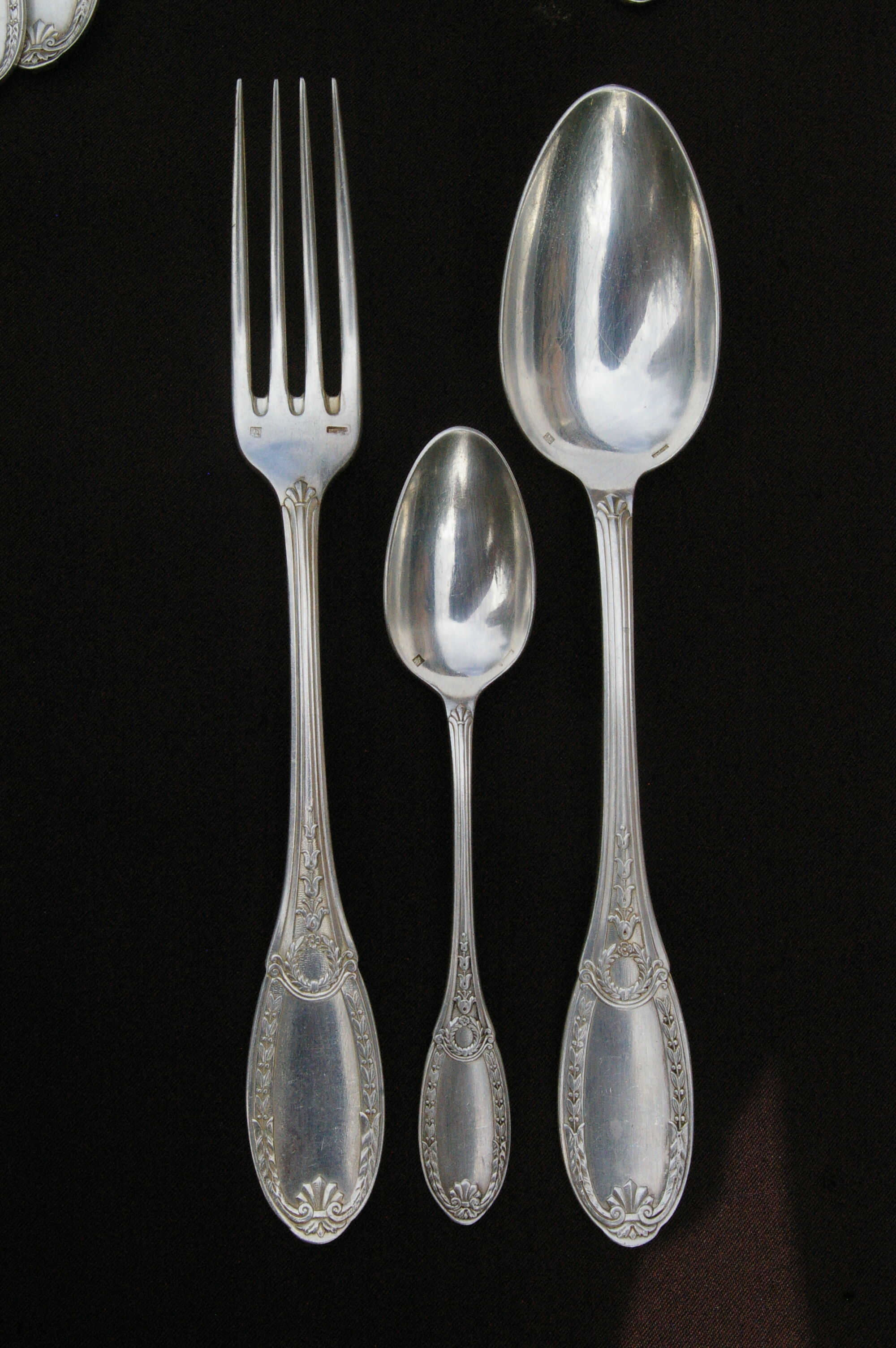 Housewife 37 pieces in silver metal Empire style