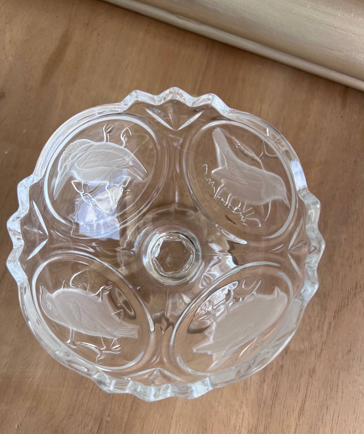 Pressed glass candy box with bird decor – 17 cm – Perfect condition