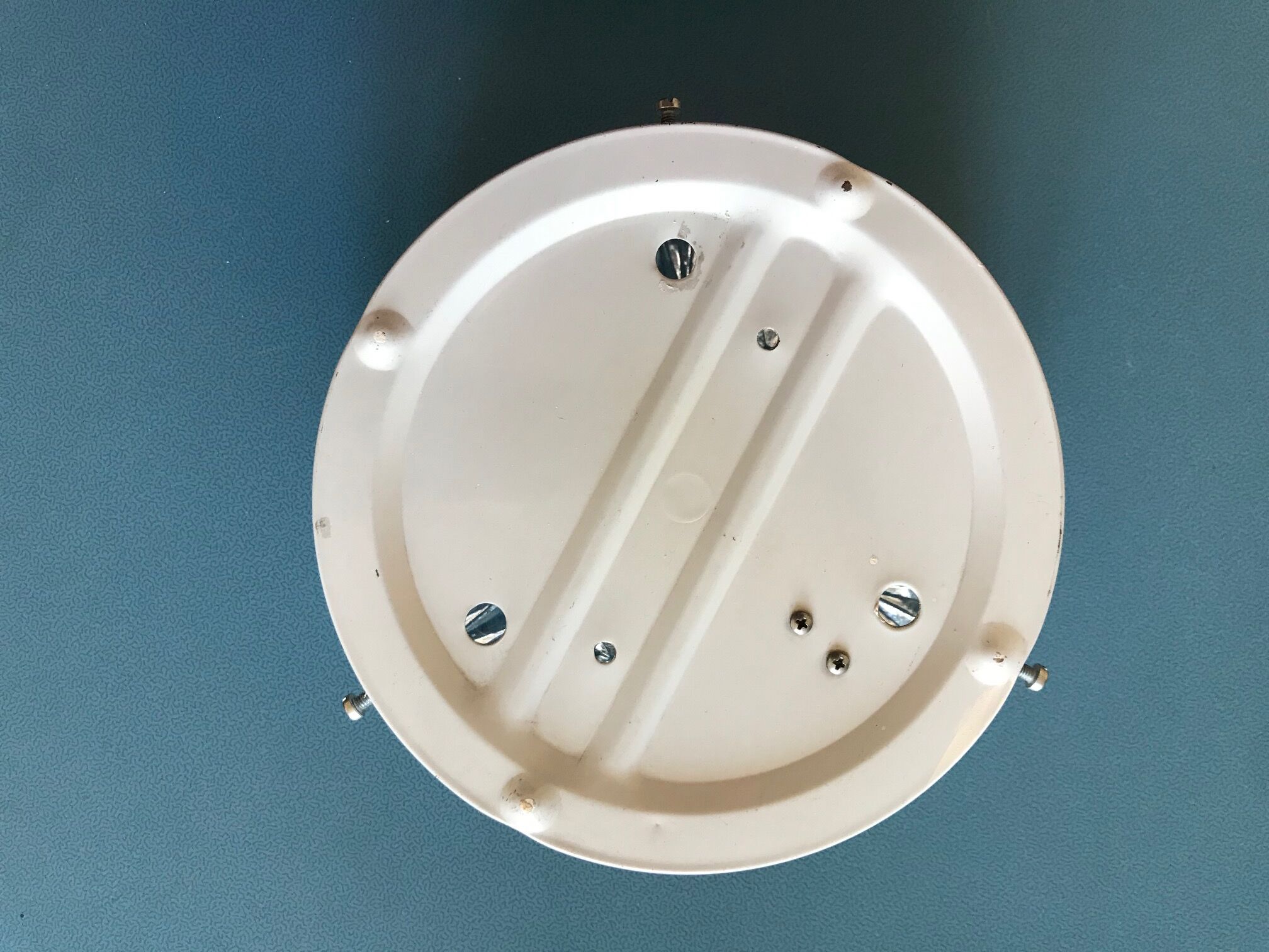 Round ceiling light in chiseled glass