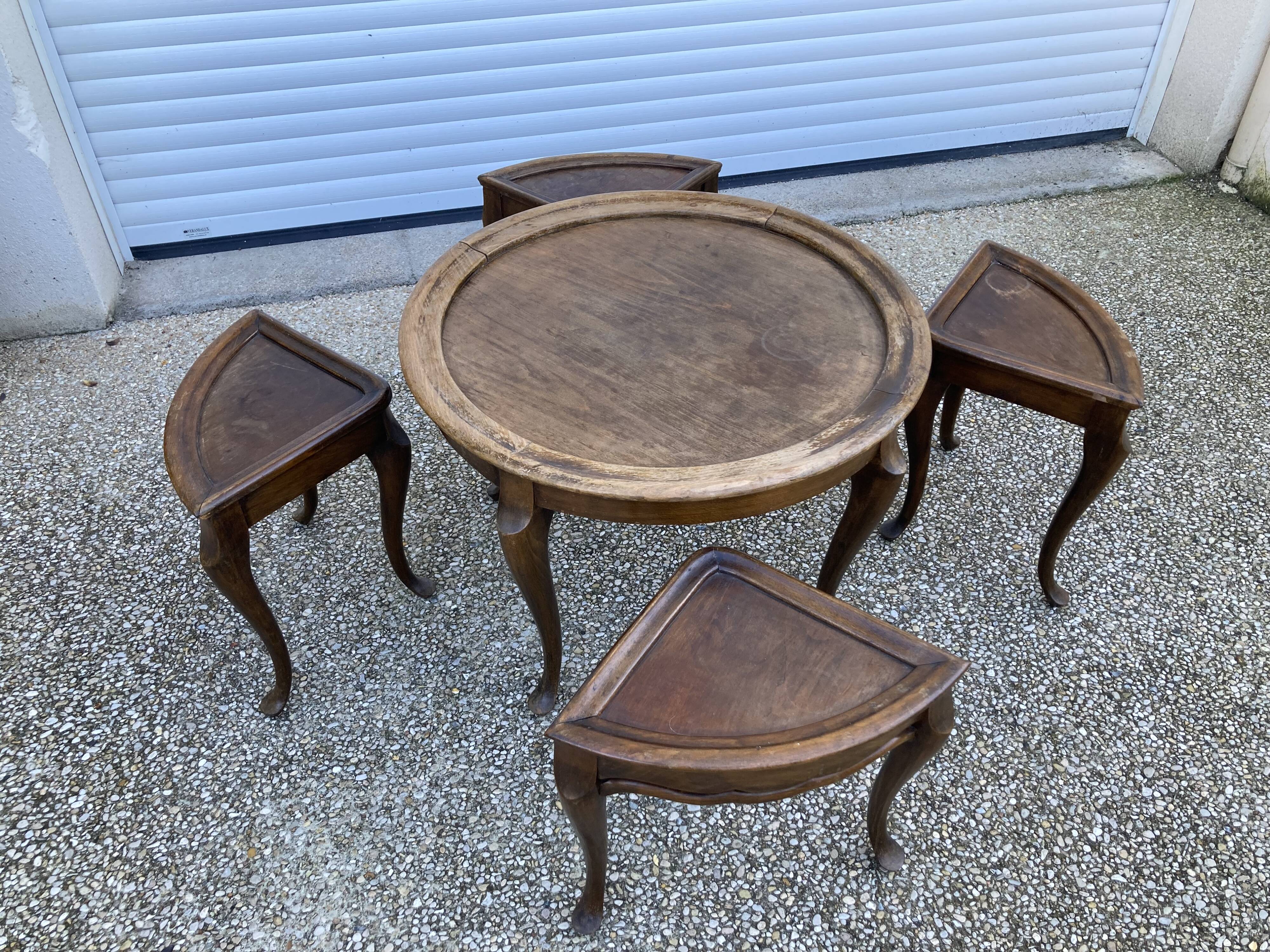 Nesting coffee table