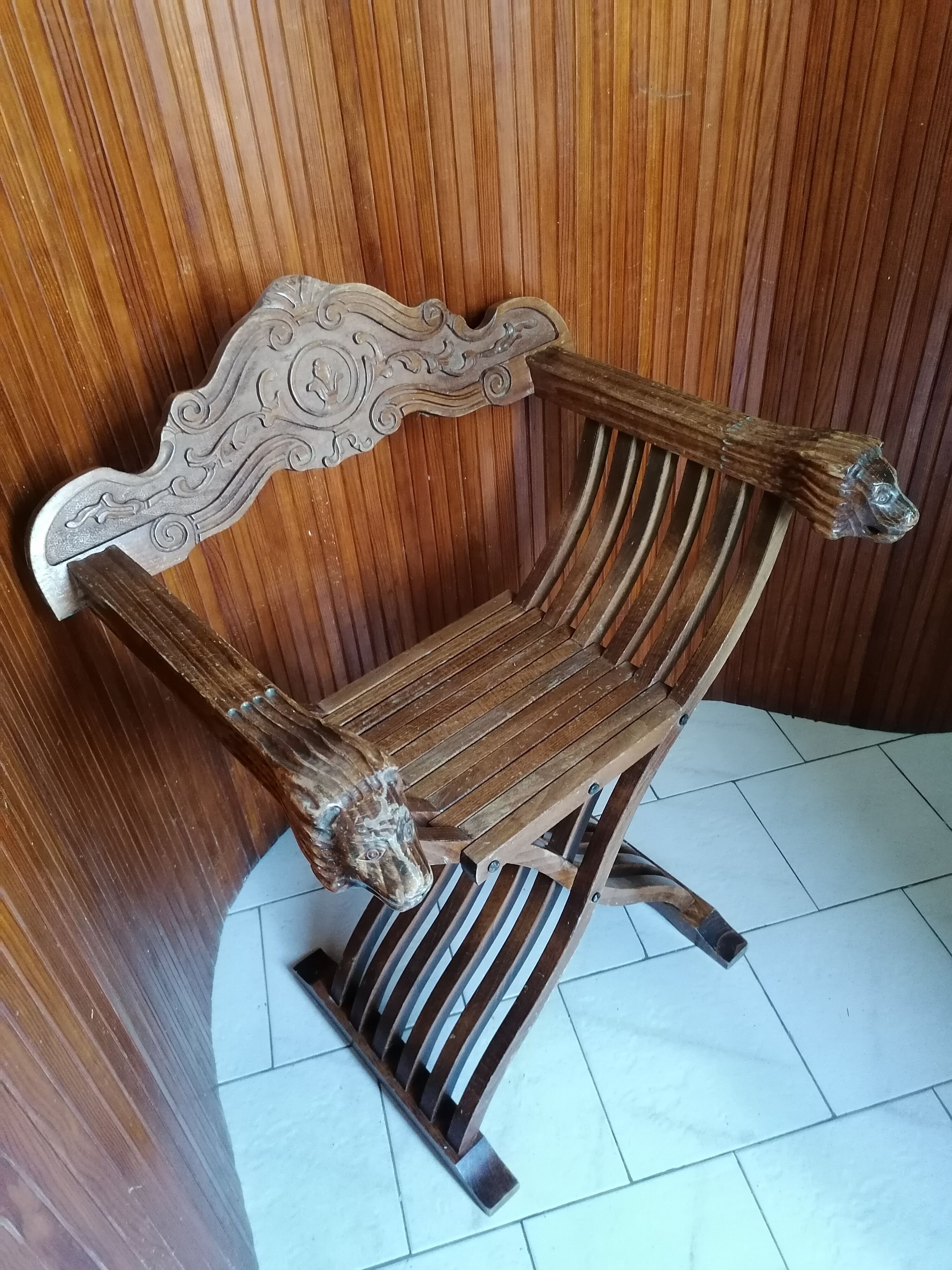 Curule or dagobert chair