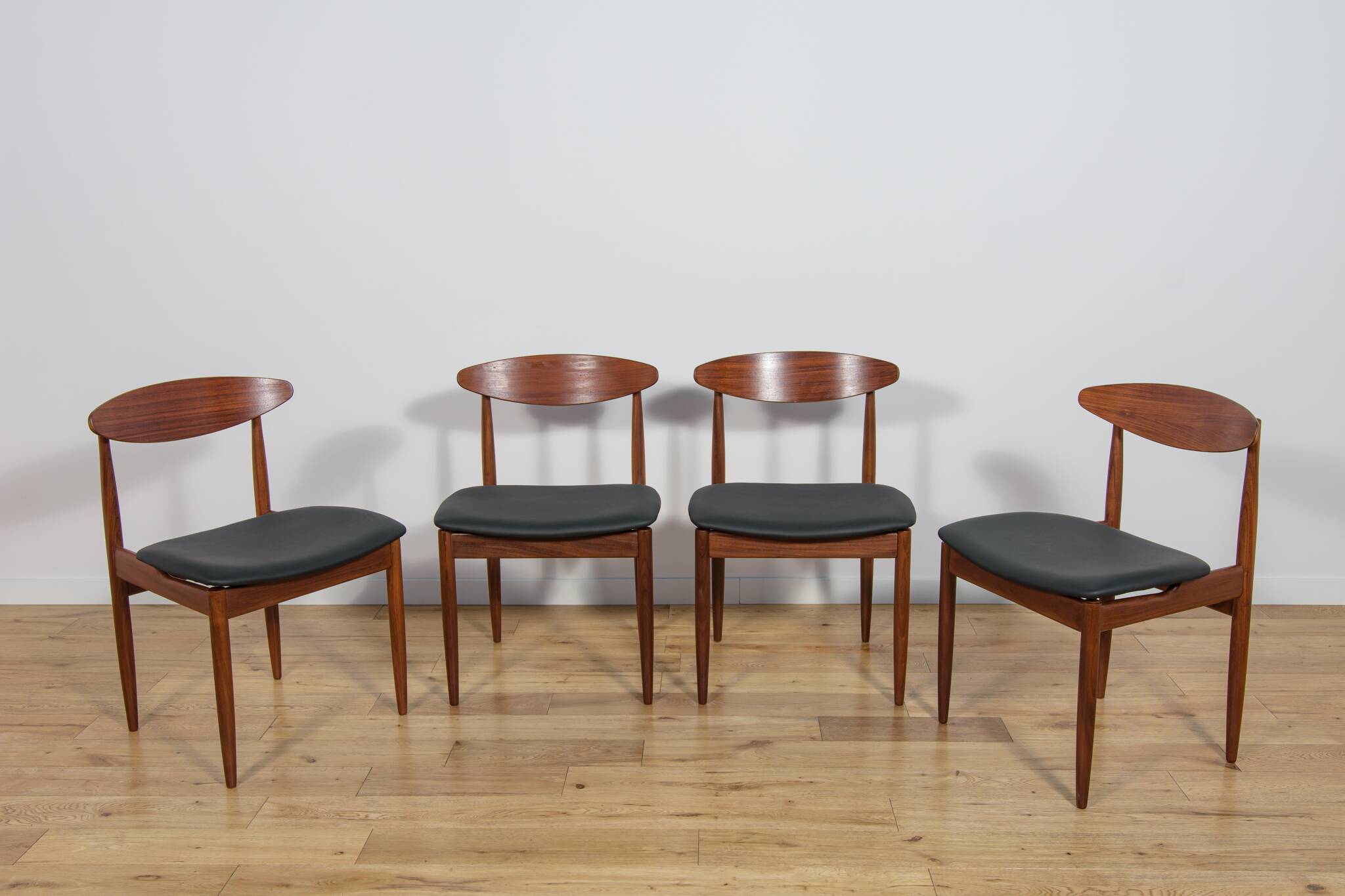 Chaises de salle à manger en teck des années 50 modèle 4507 par Ib Kofod Larsen pour G-Plan.