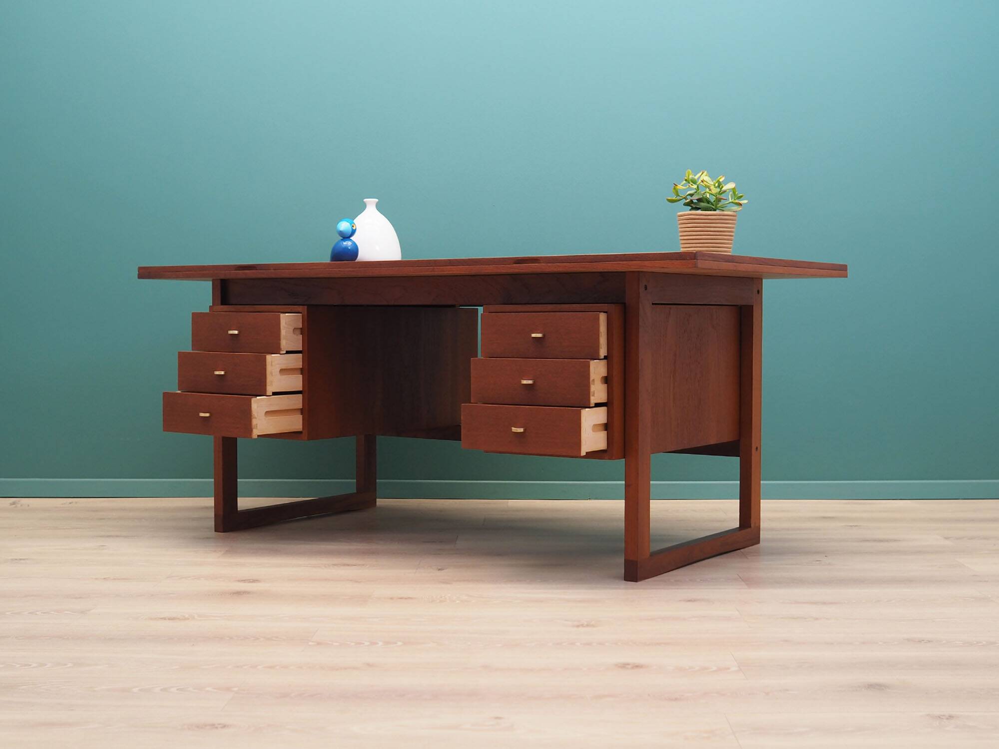Teak desk, Danish design, 1970s, production: Denmark