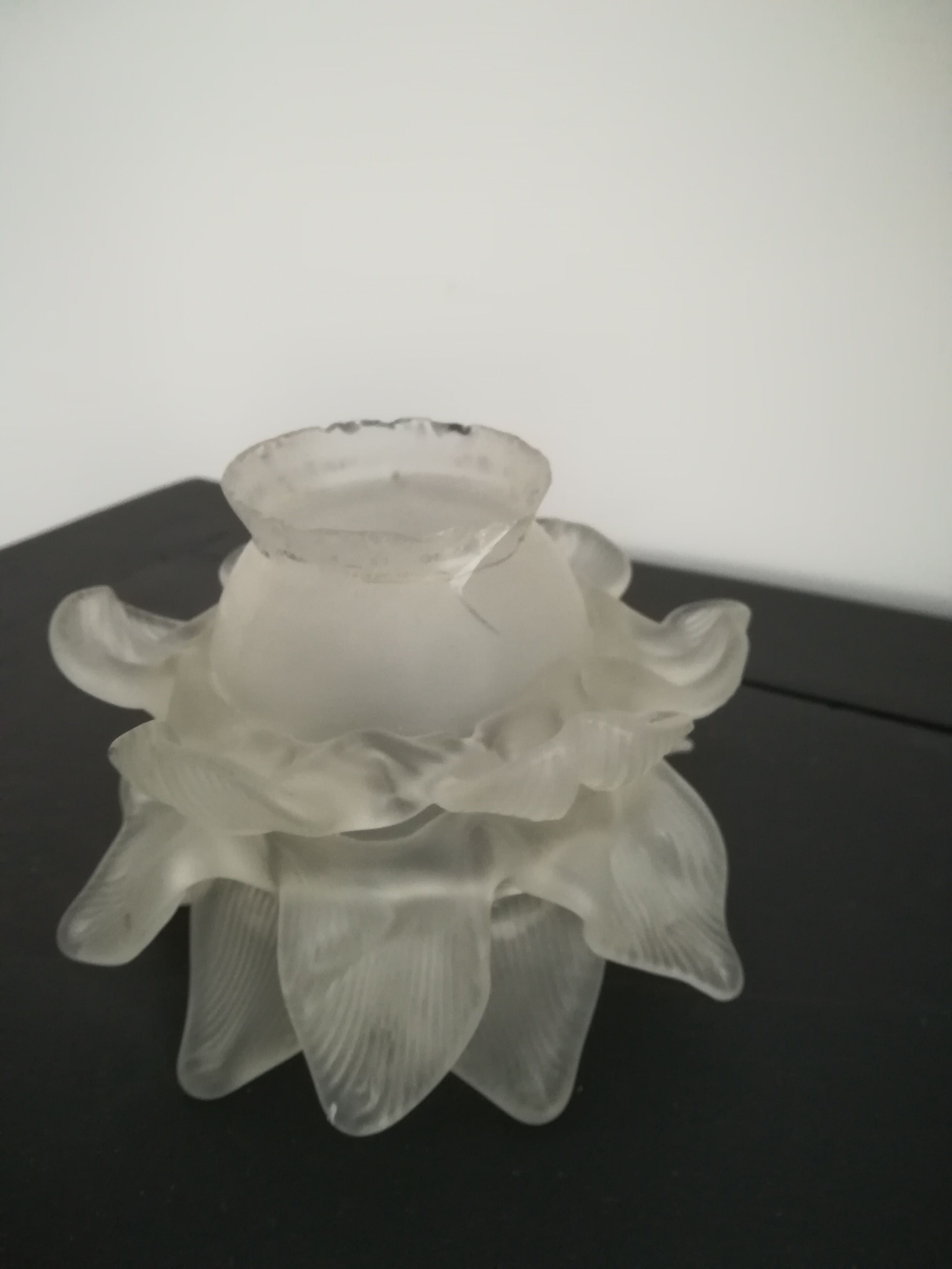 Tulipe, rose pâte de verre blanc