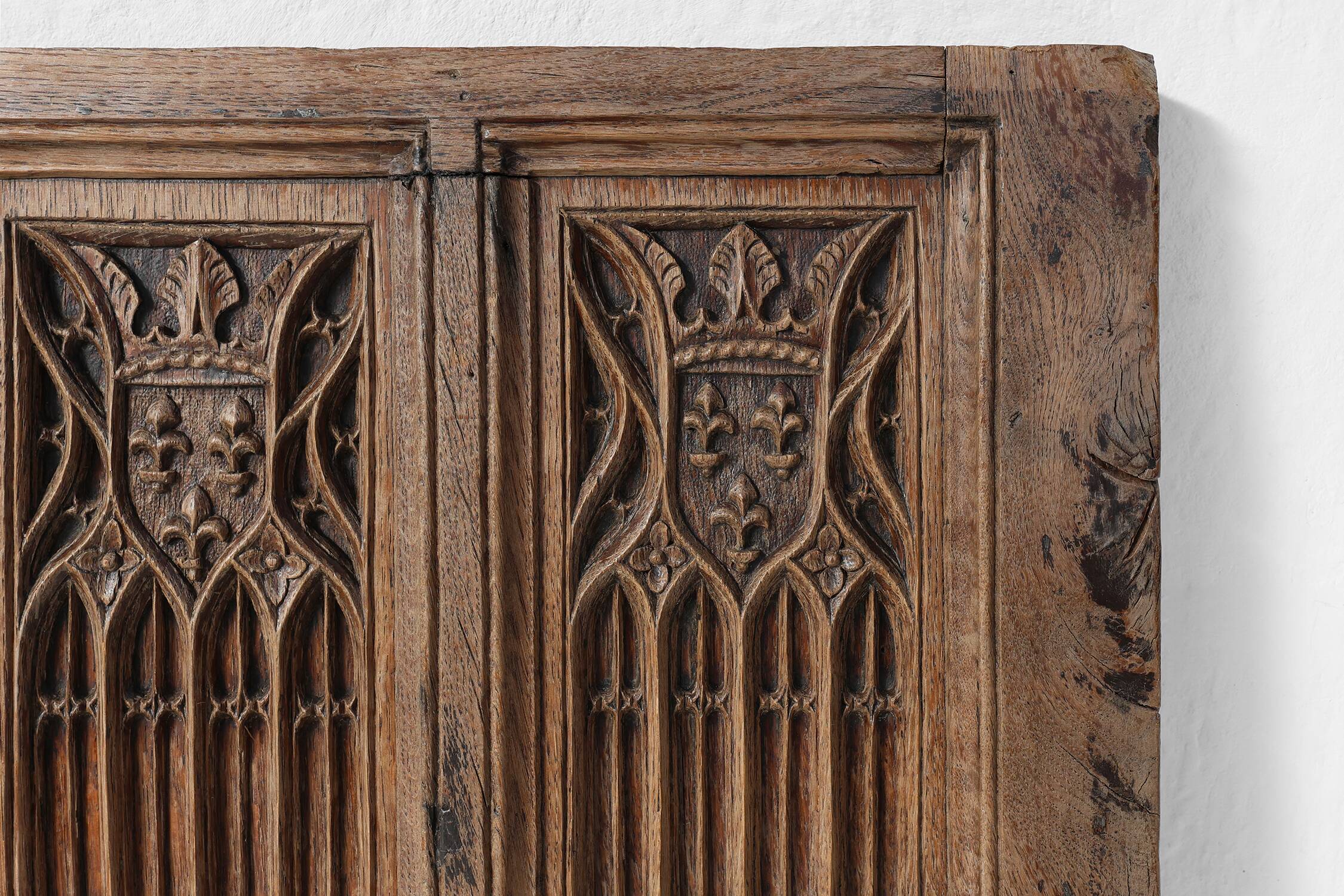 Neo-Gothic Flemish hand carved panel in solid oak, ca. 1850