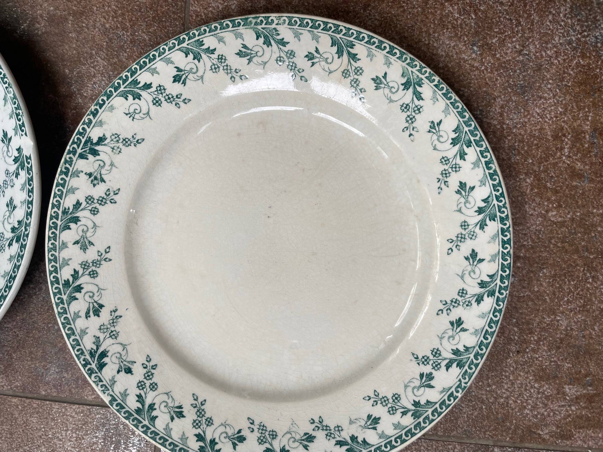 4 opaque porcelain dessert plates from Gien, Montigny model