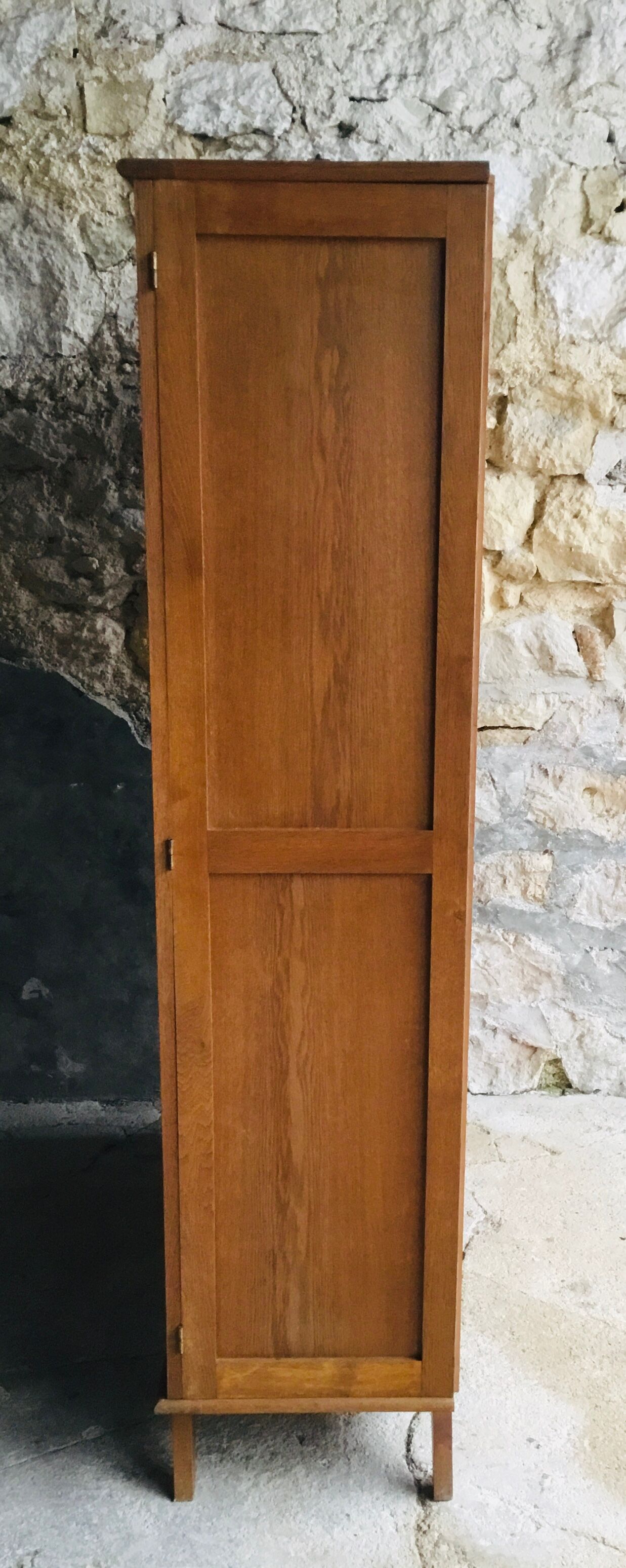 Glass bookcase with compass feet - vintage 1960