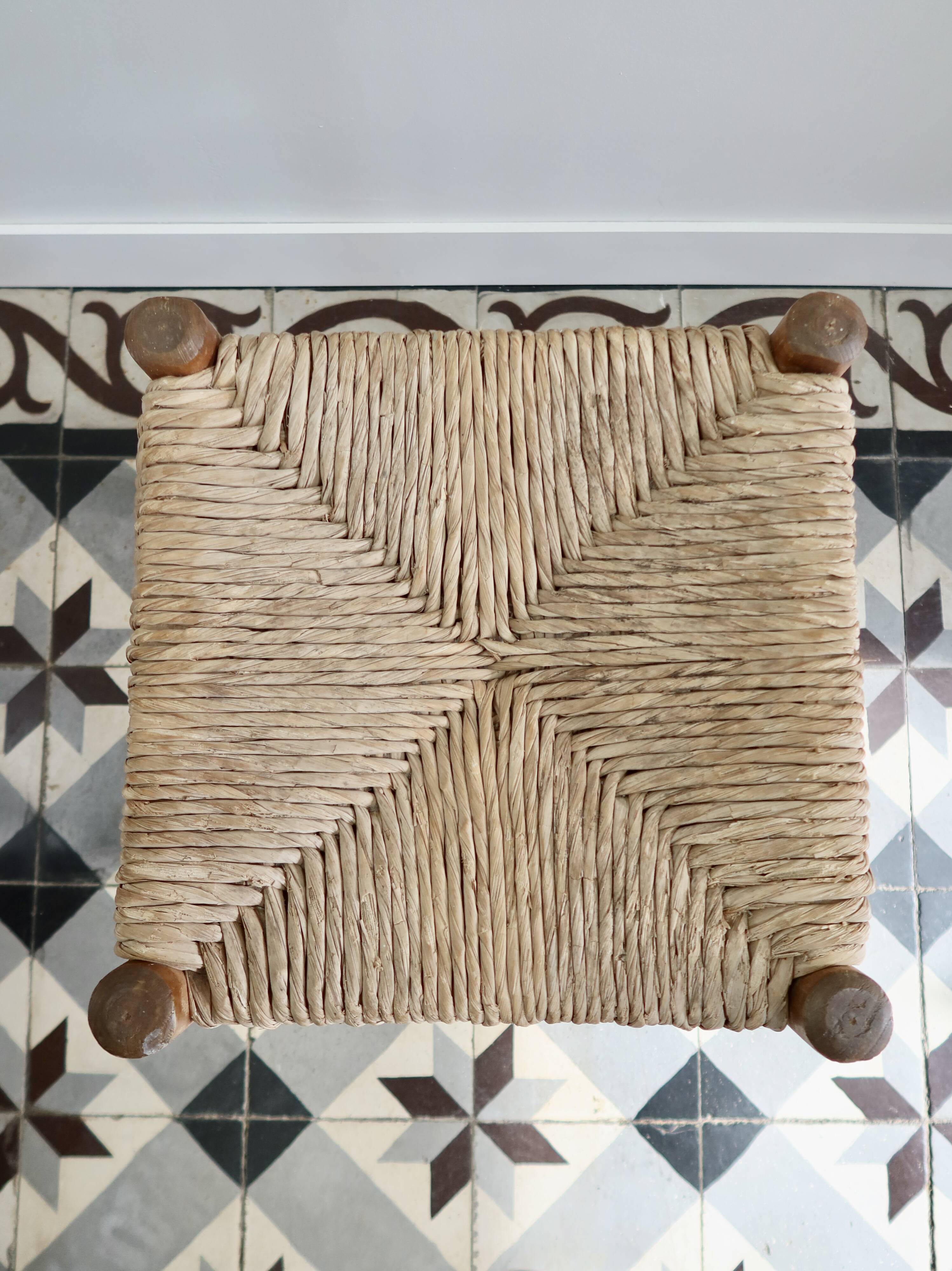 Vintage low wooden stool – Woven straw seat