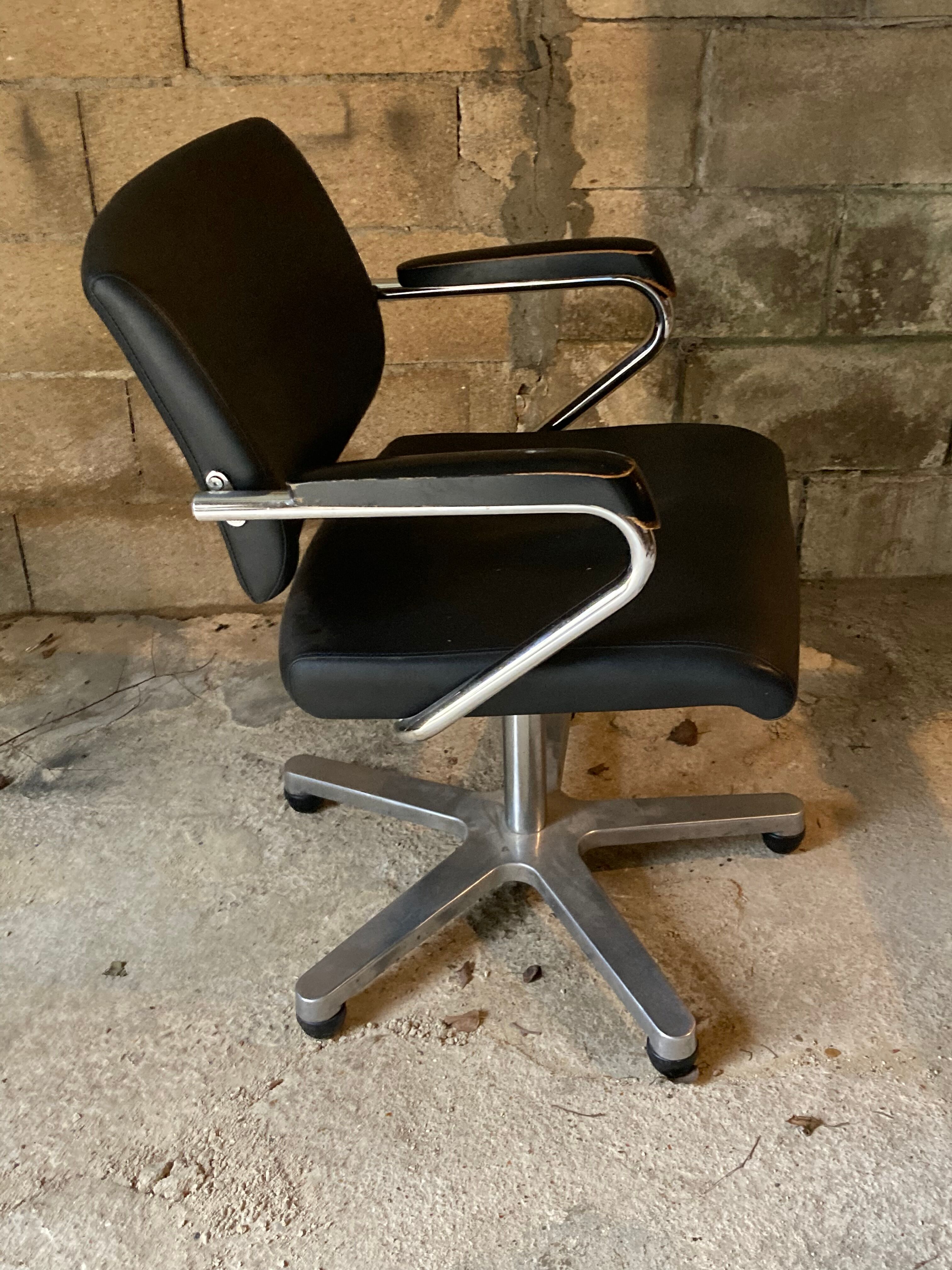 Bauhaus design office chair