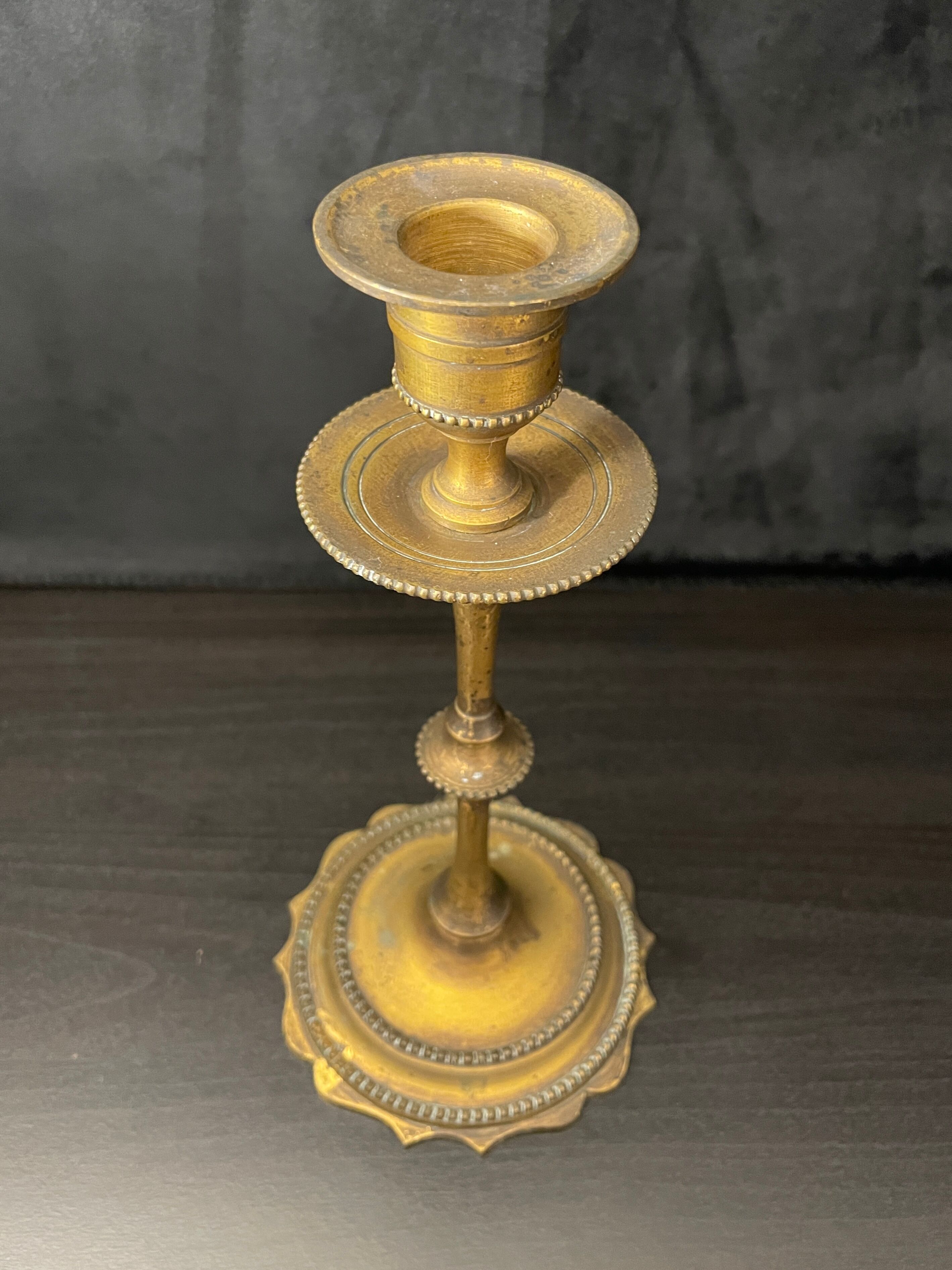 Thin candle holder