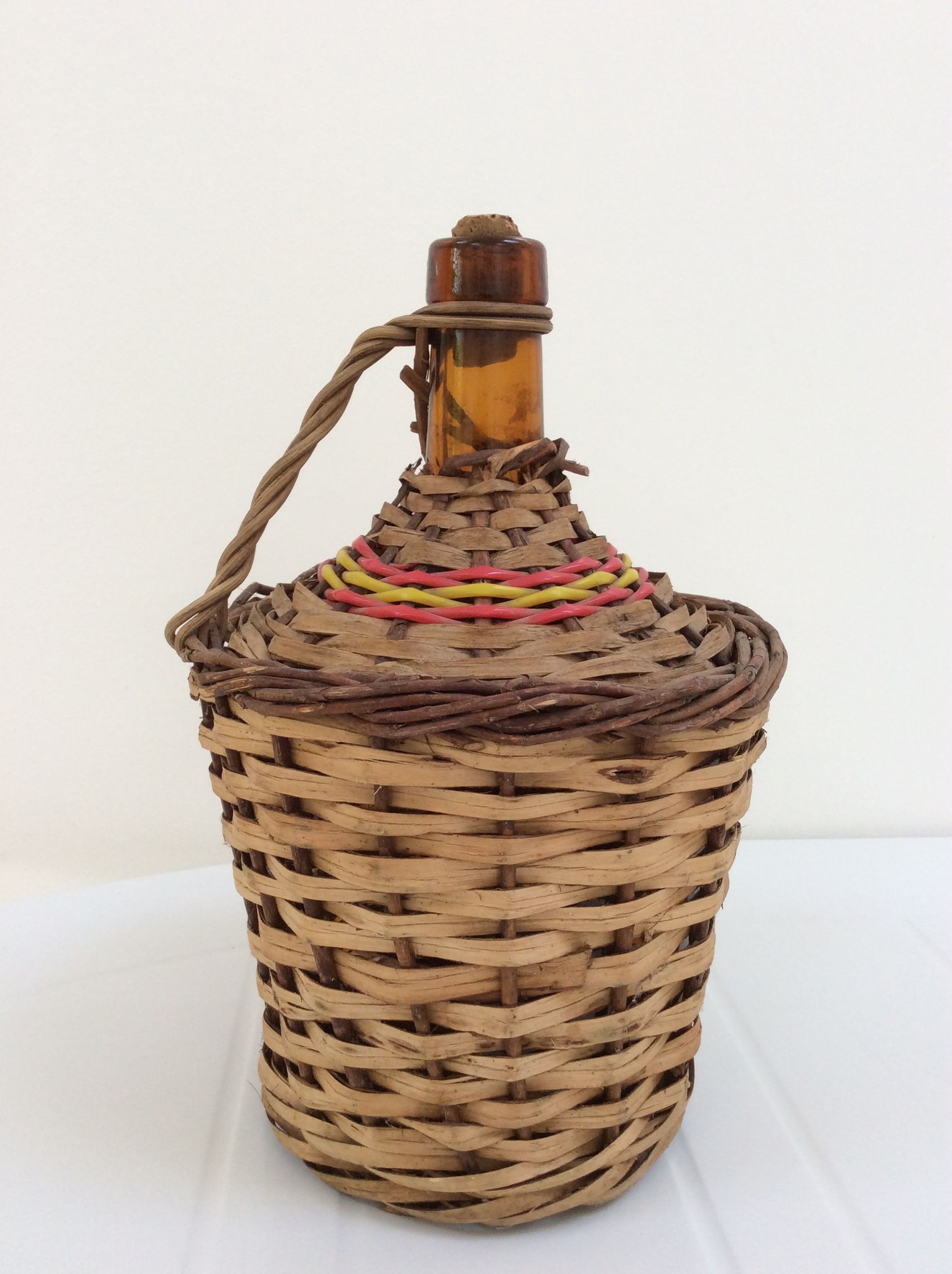 Dame-jeanne habillée d’osier tressé  2L