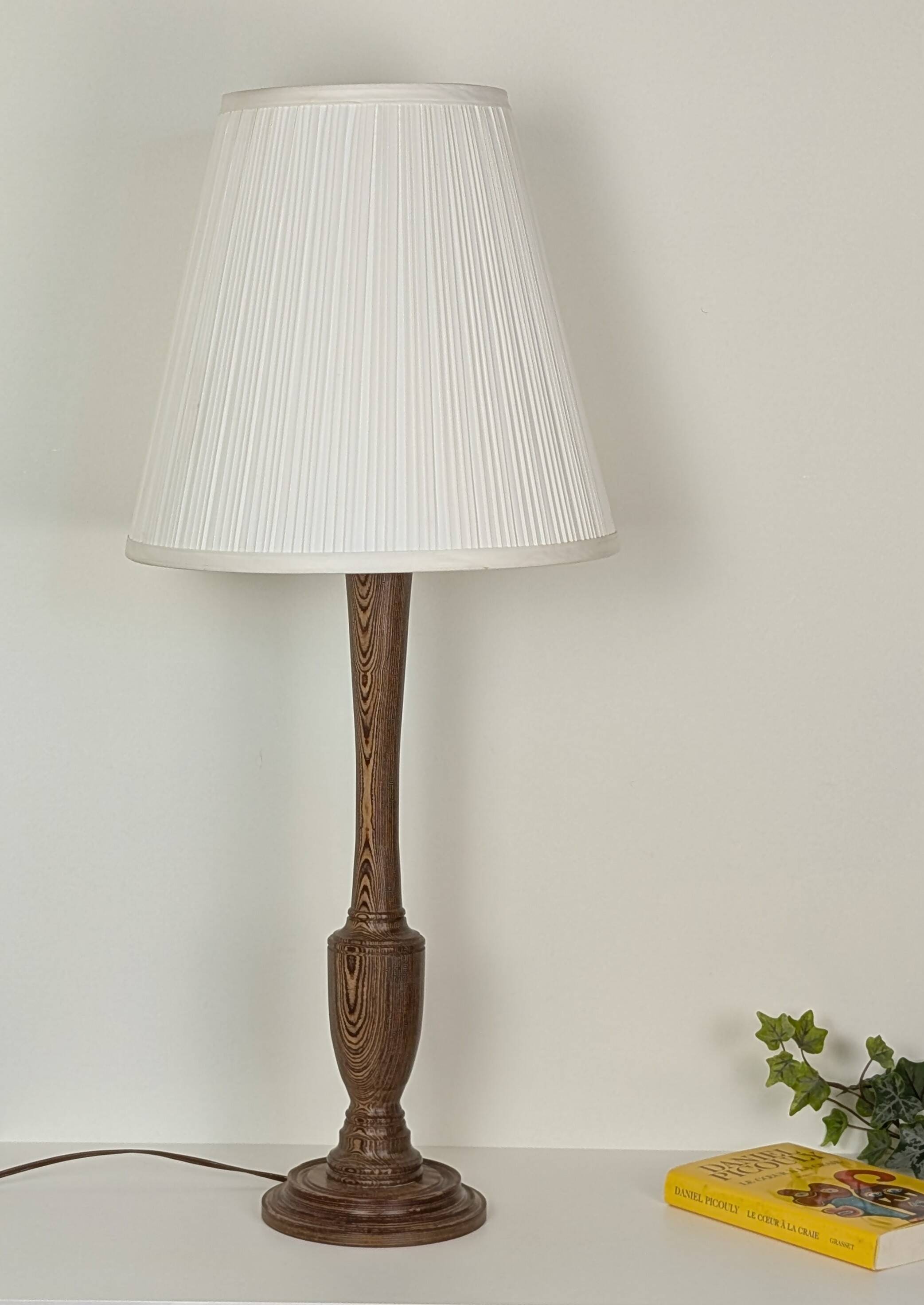 Lampe en bois tourné