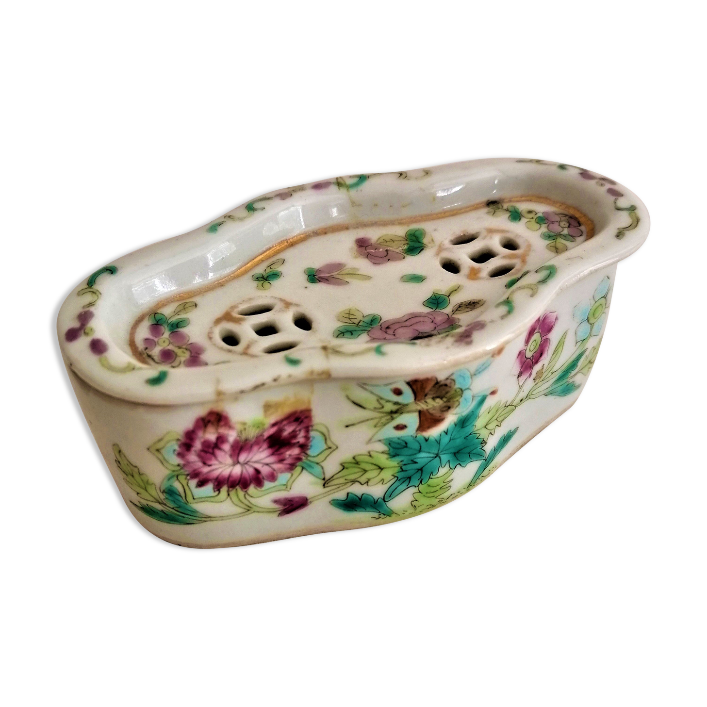 CHINESE PORCELAIN CRICKET BOX. LATE NINETEENTH