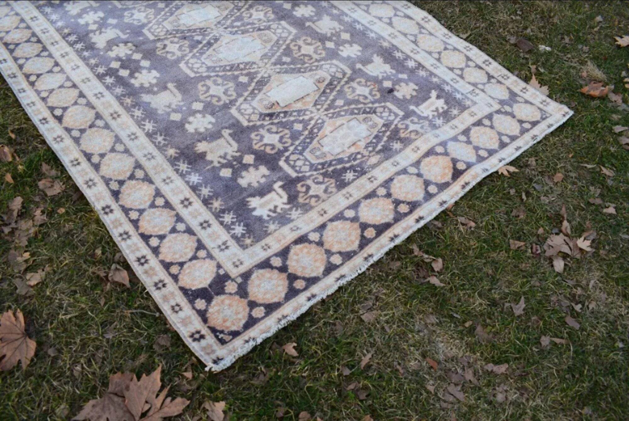 Vintage Turkish Oushak rug 136x202 cm