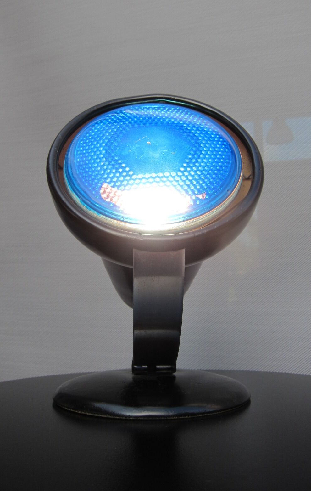 Lampe Infraphil Philips 1954 collection centre Pompidou