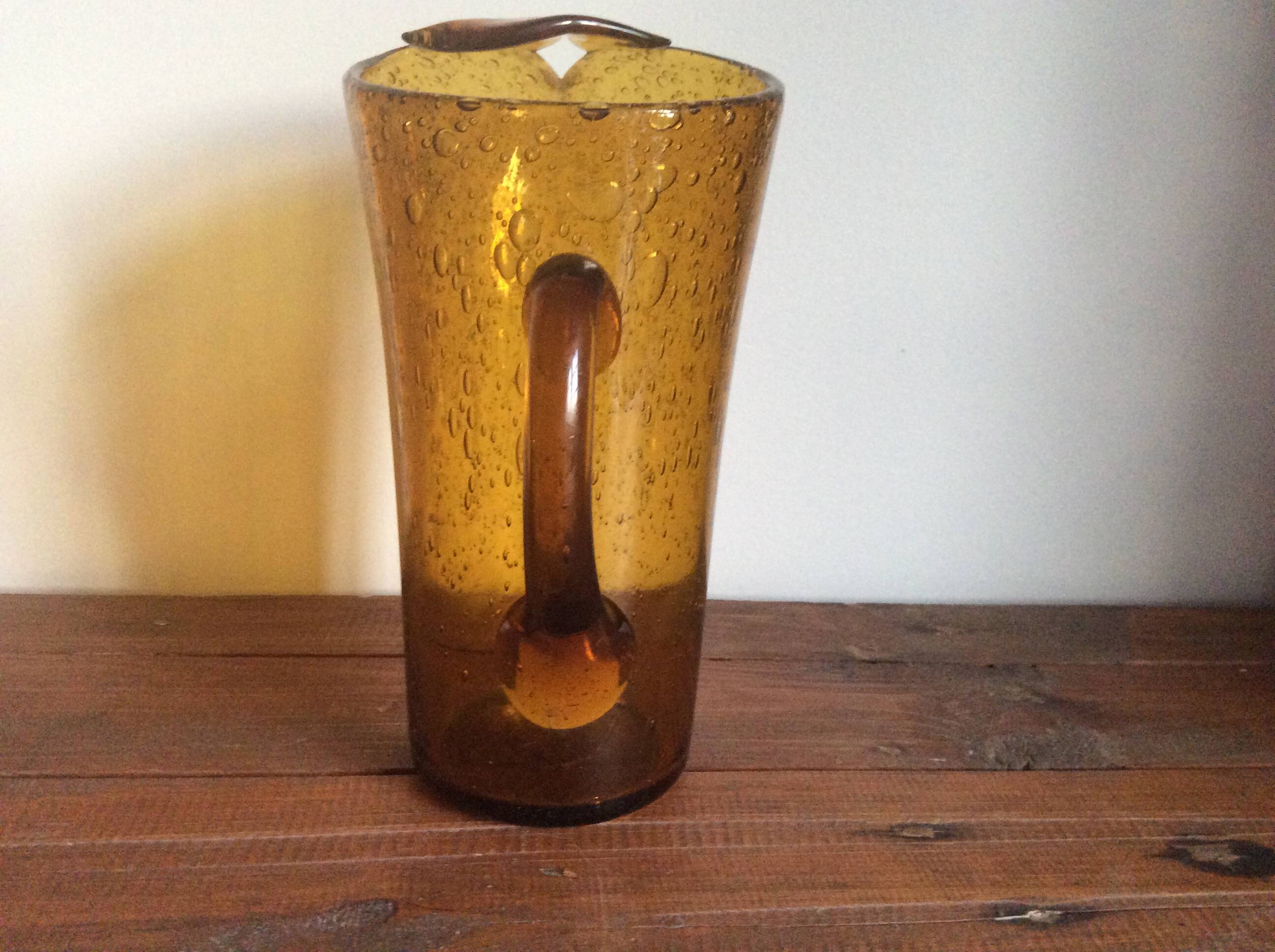 Pichet en verre bullè