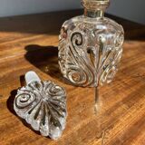 Flacon de parfum ancien en verre moulé et dorure