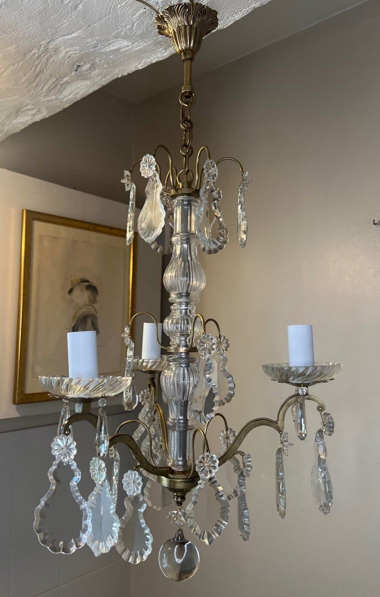 Small chandelier in bronze and crystal