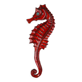 Plaque Hippocampe rouge en céramique belge par André Bayer, 1960s