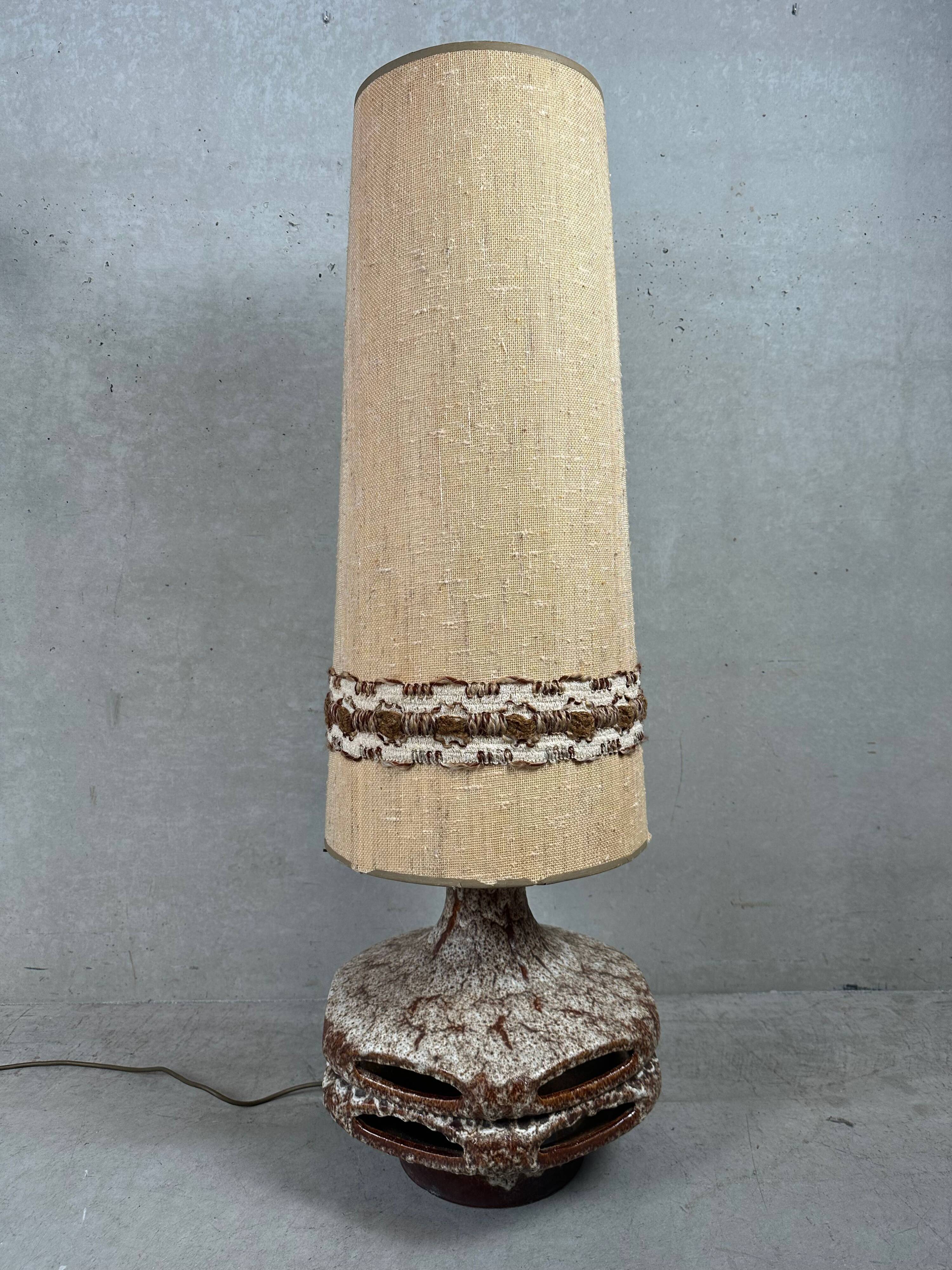 Lampe de sol vintage XL en fat lava – Stein Keramik