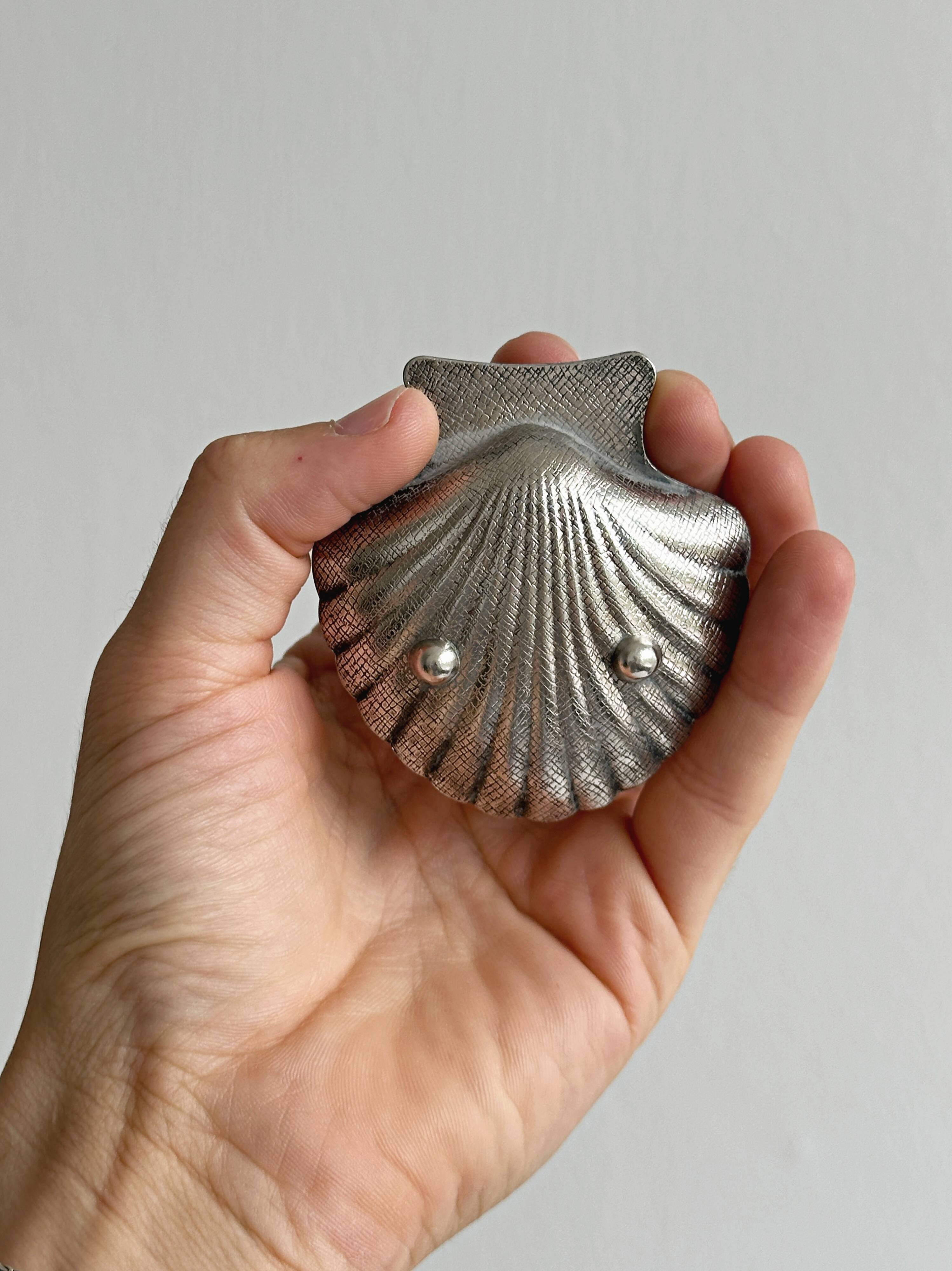 set of 3 metal shell bowls
