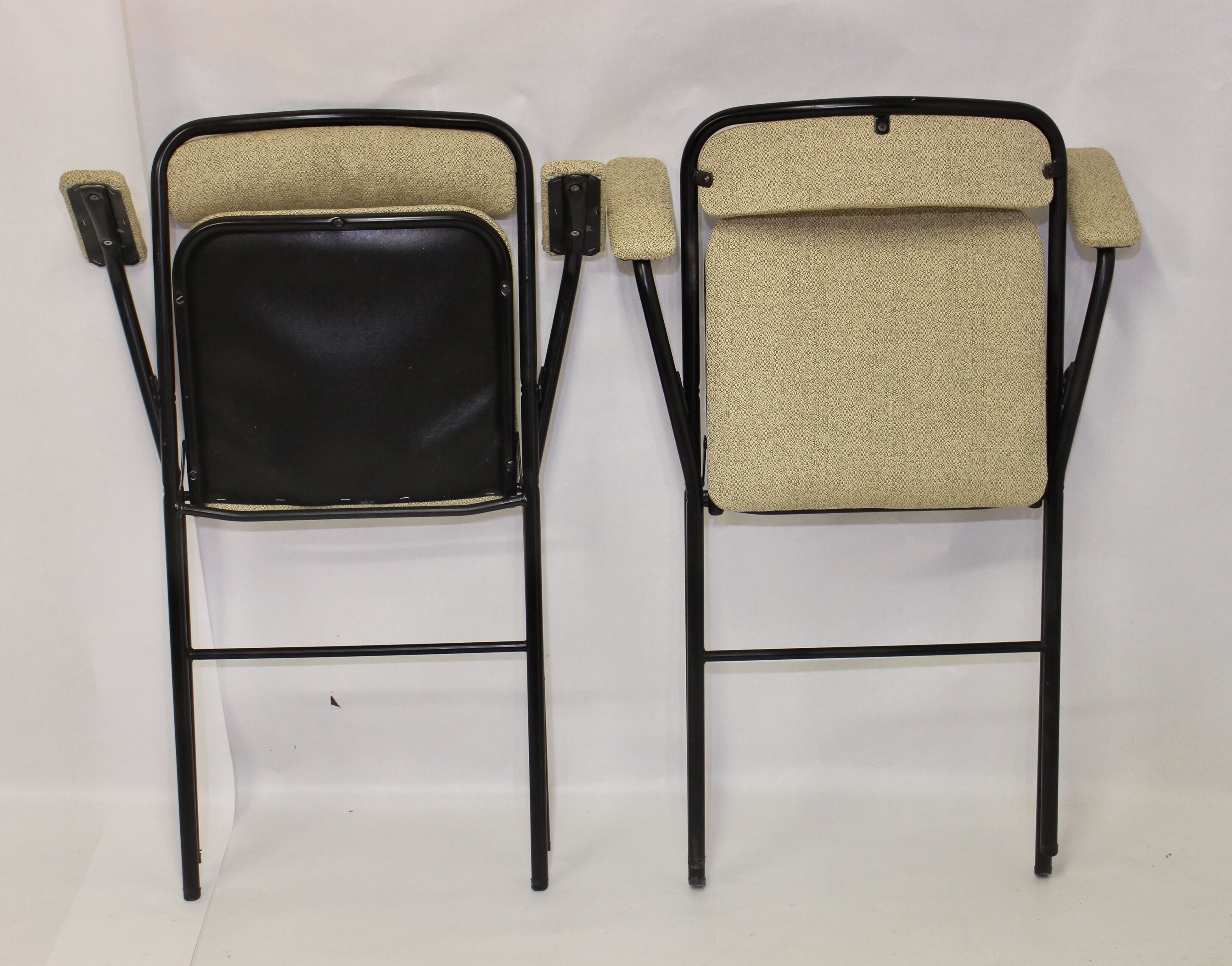 Pair of folding chairs with vintage armrests, 70s