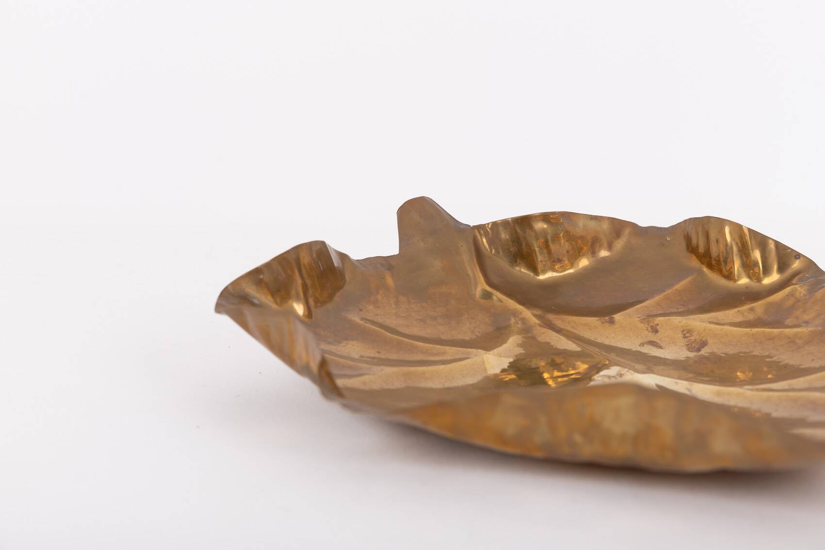 Decorative brass leaf bowl set, Italy