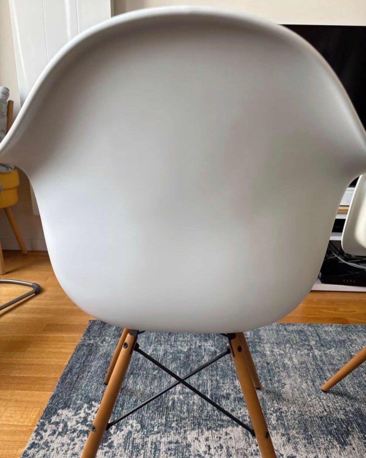 Fauteuil DAW Eames Vitra blanc et bois