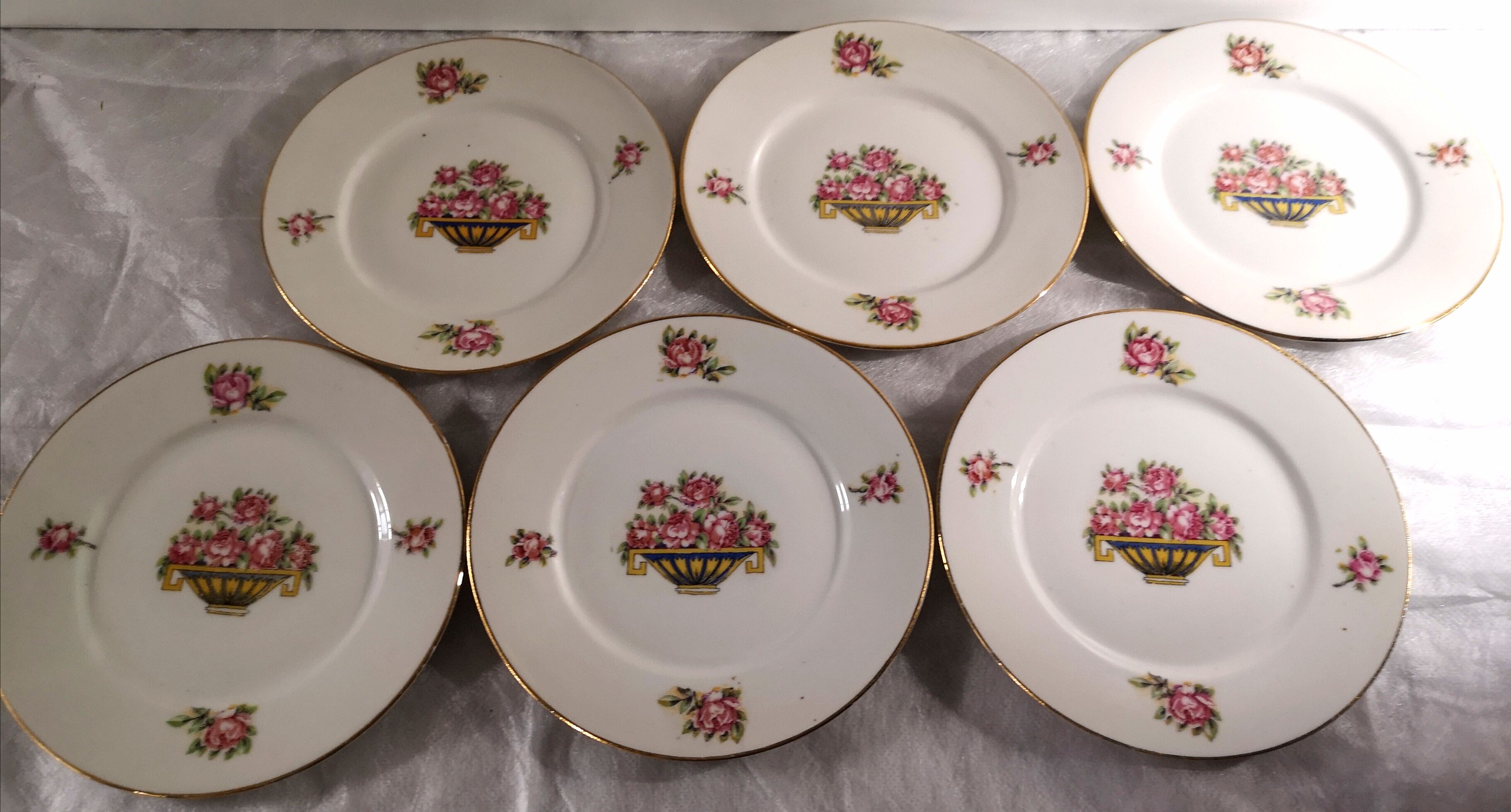 Rose decoration cake service