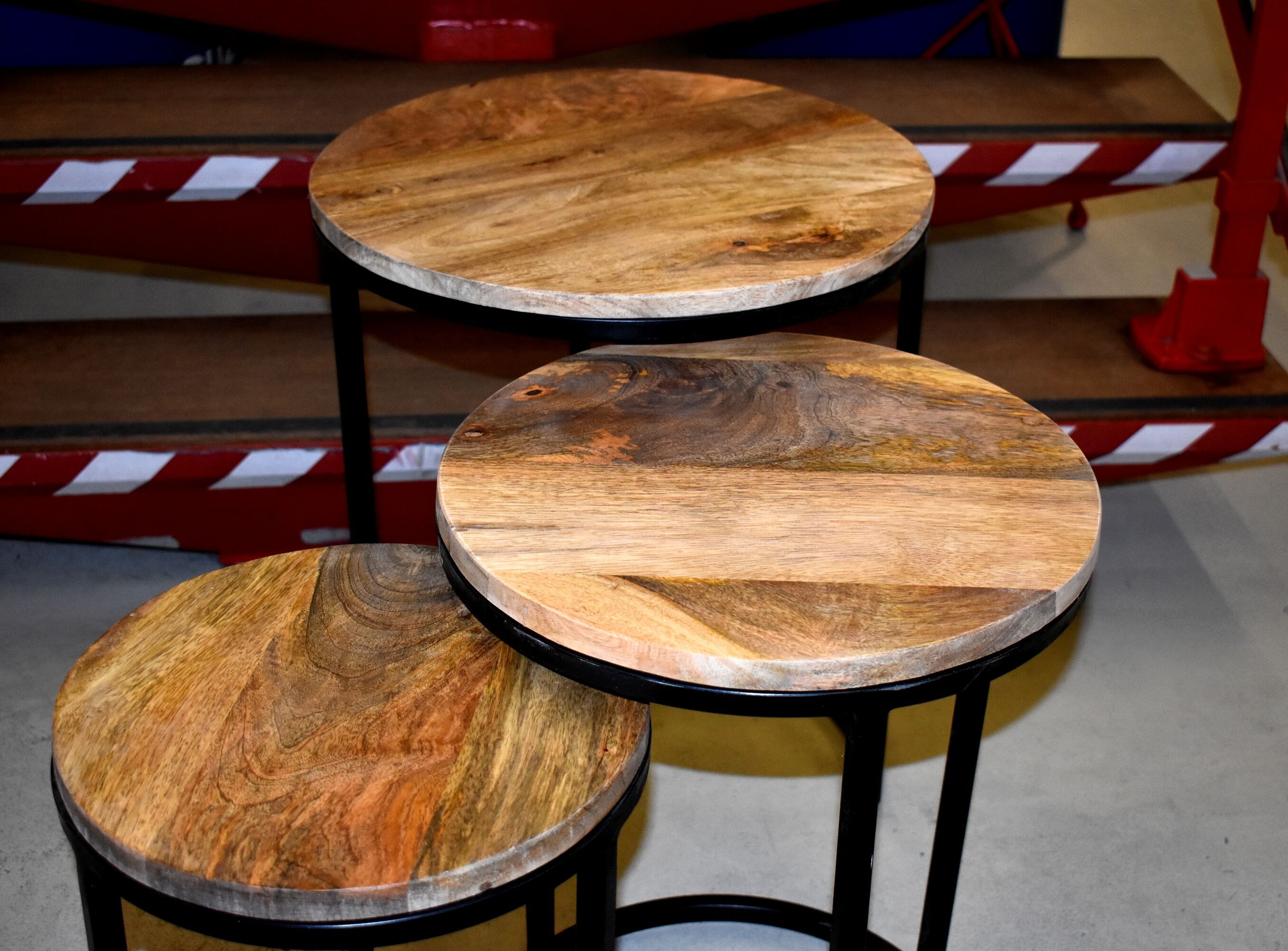 Exotic wooden bun tables (massive mango wood)