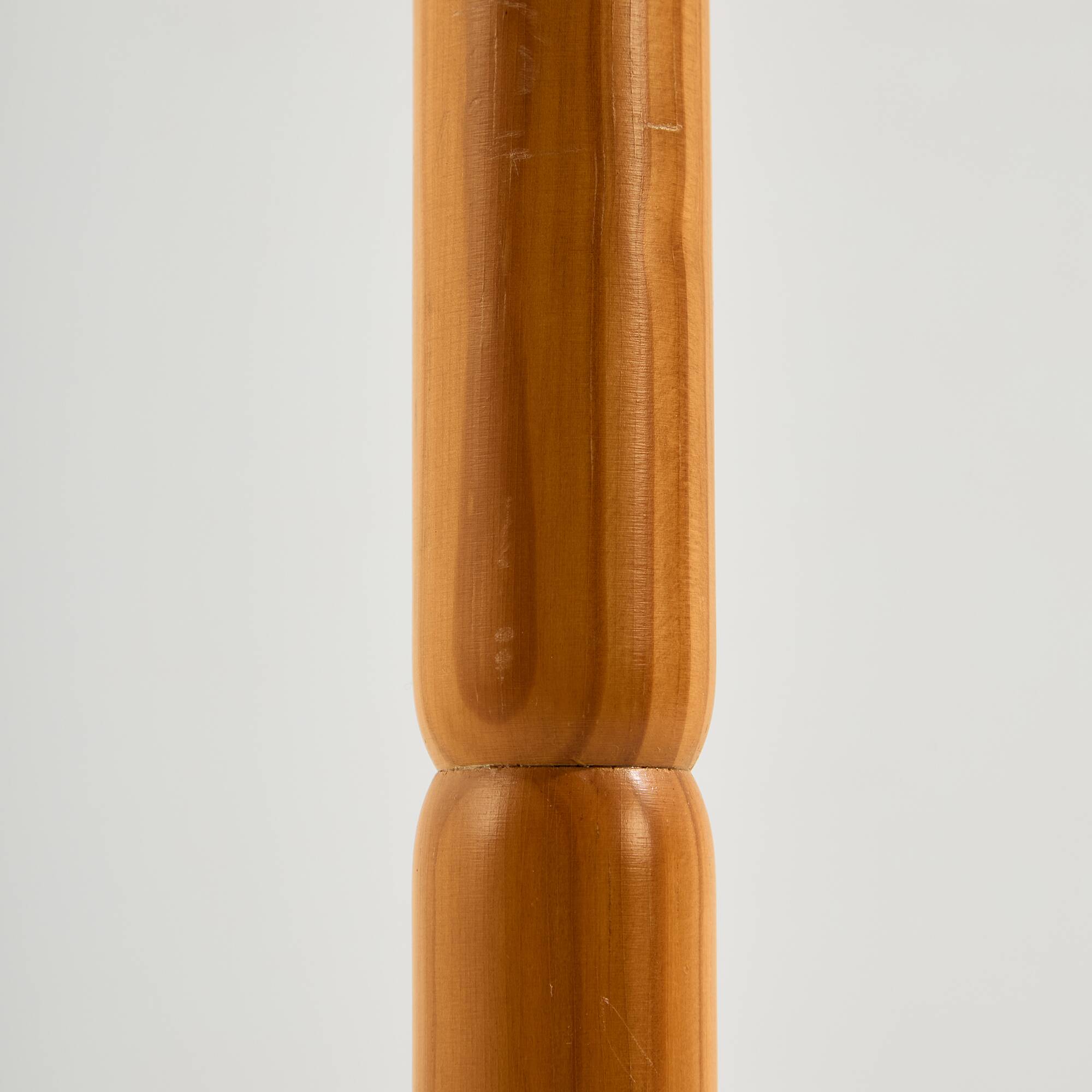 Pine floor lamp for Solbackens Svarveri